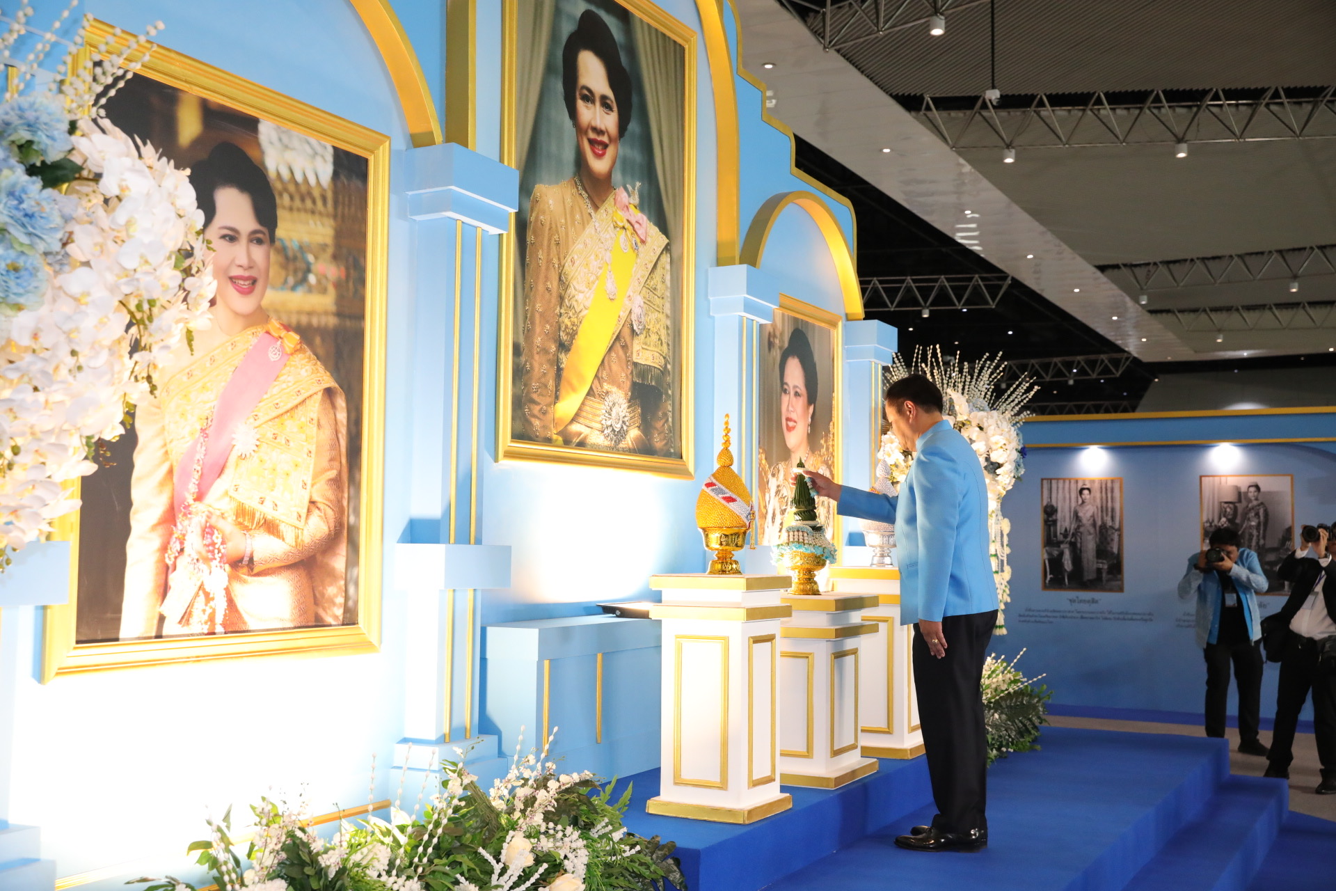 (#)สร้างสรรค์ชุมชน คนพช.น่าน (#) พช.น่าน ร่วมพิธีเปิดงาน “ศิลปาชีพประทีปไทย OTOP หลอมดวงใจ ด้วยพระบารมี” เพื่อน้อมสำนึกในพระมหากรุณาธิคุณของสมเด็จพระนางเจ้าสิริกิติ์ พระบรมราชินีนาถ พระบรมราชชนนีพันปีหลวง “พระแม่แห่งแผ่นดิน”