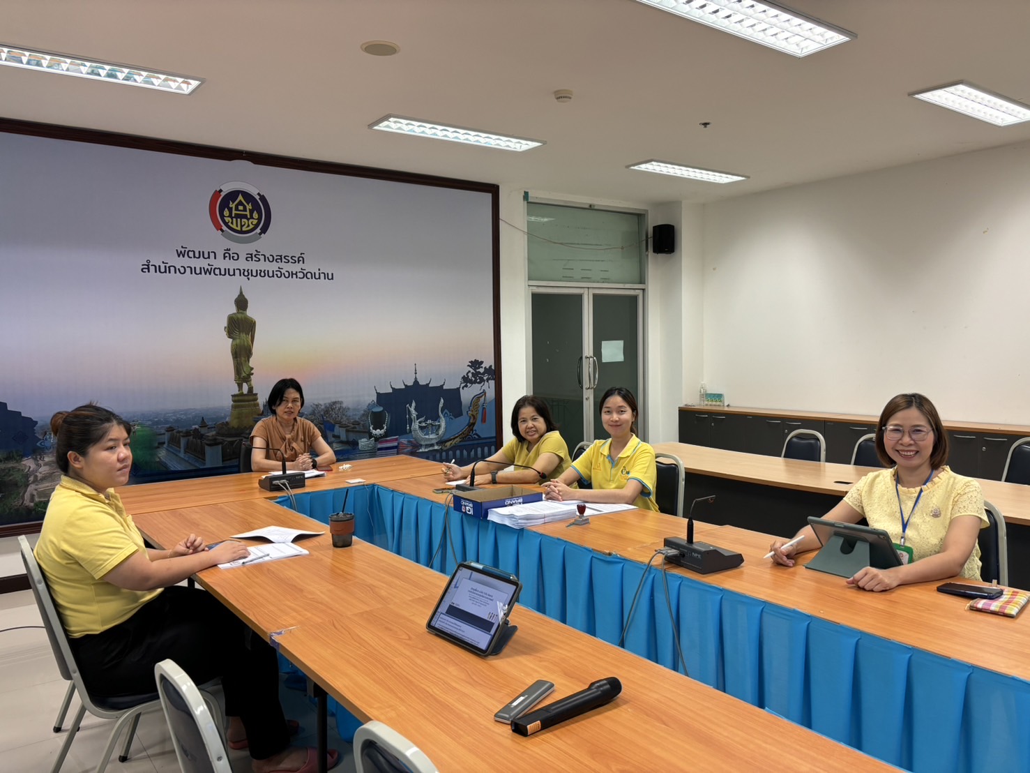 (#)สร้างสรรค์ชุมชน คนพช.น่าน (#) พช.น่าน ร่วมประชุมชี้แจง เร่งรัด กำกับ ติดตาม การดำเนินงานกองทุนพัฒนาบทบาทสตรี ผ่านระบบวีดีทัศน์ทางไกล (Video Conference) ครั้งที่ 7/2567