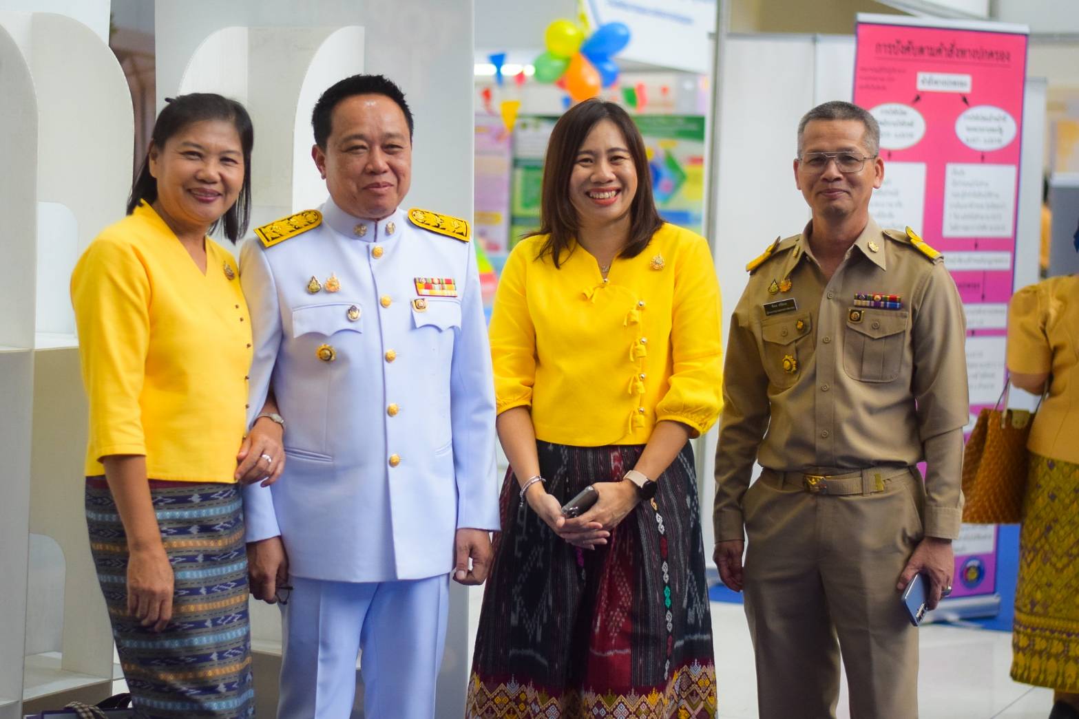 #สร้างสรรค์ชุมชน คนพช.น่าน# ผู้ว่าราชการจังหวัดน่าน เข้ารับรางวัลการขับเคลื่อนหมู่บ้านป้องกันและแก้ไขปัญหายาเสพติดโดยกองทุนแม่ของแผ่นดิน จากปลัดกระทรวงมหาดไทย ในงาน “วันพัฒนาชุมชน” CD Day 2024