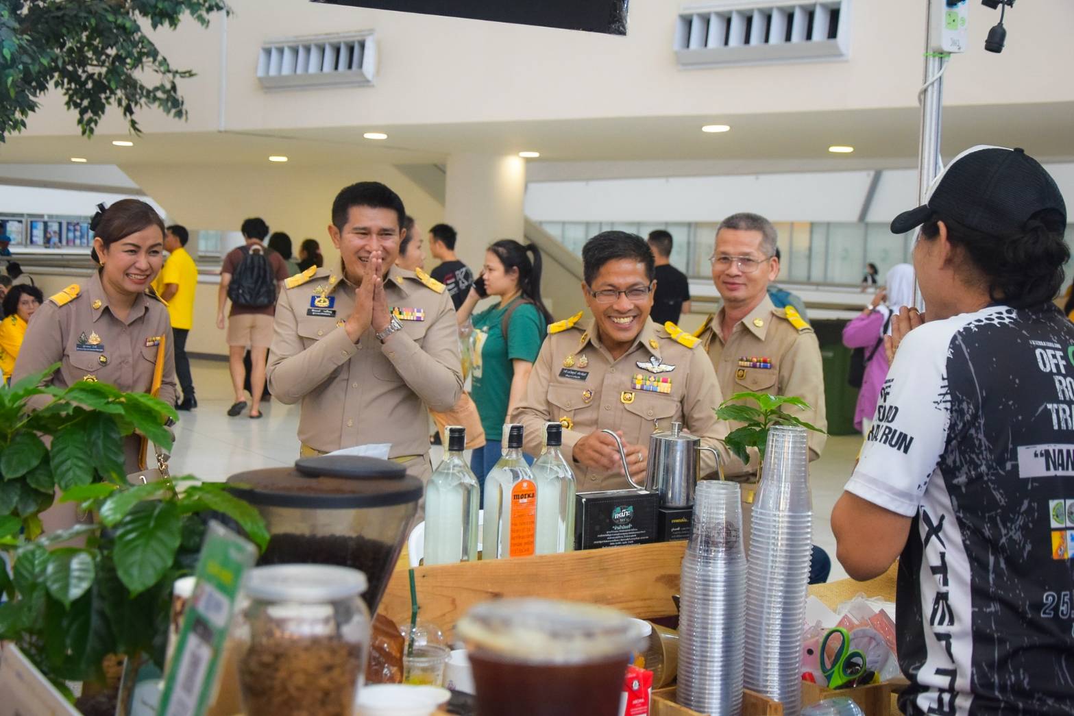 #สร้างสรรค์ชุมชน คนพช.น่าน# ผู้ว่าราชการจังหวัดน่าน เข้ารับรางวัลการขับเคลื่อนหมู่บ้านป้องกันและแก้ไขปัญหายาเสพติดโดยกองทุนแม่ของแผ่นดิน จากปลัดกระทรวงมหาดไทย ในงาน “วันพัฒนาชุมชน” CD Day 2024