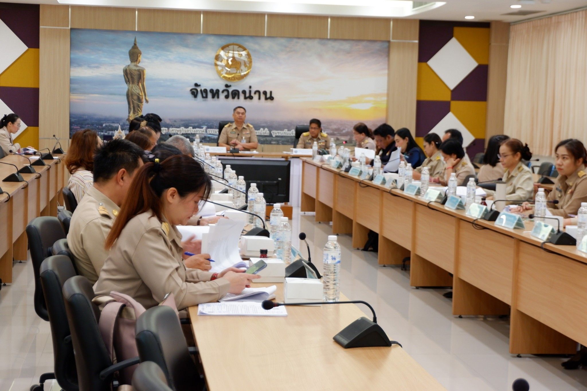 (#)สร้างสรรค์ชุมชน คนพช.น่าน(#) จังหวัดน่านประชุมคณะกรรมการประสานและขับเคลื่อนนโยบายสานพลังประชารัฐ ประจำจังหวัดน่าน ครั้งที่ 4/2567