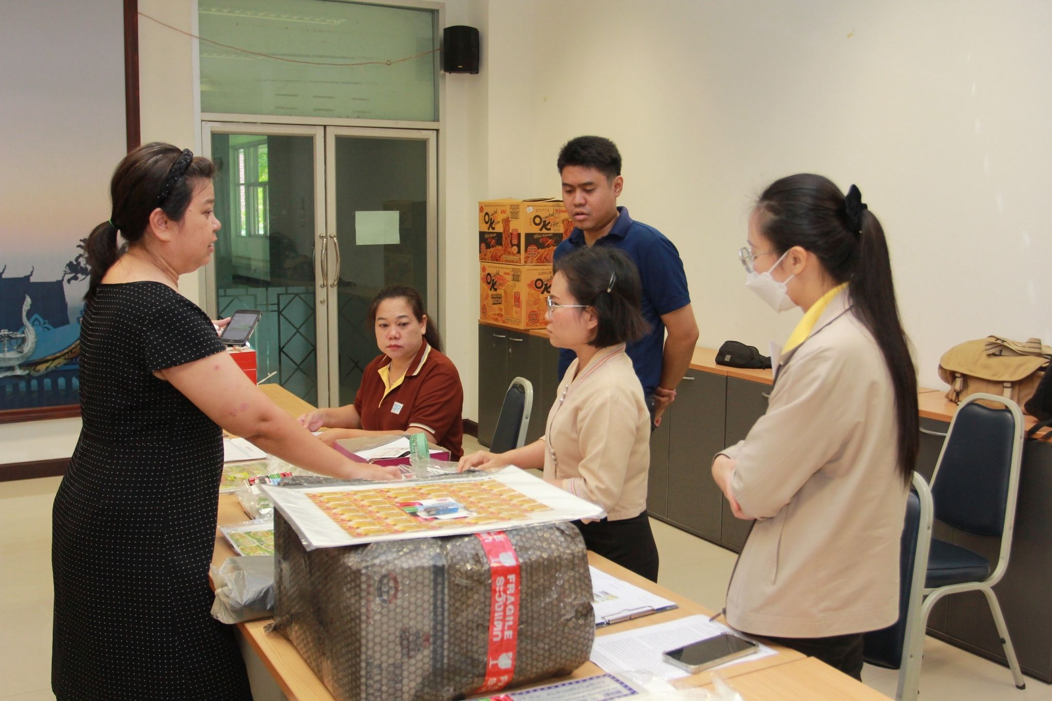 (#)สร้างสรรค์ชุมชน คนพช.น่าน(#) พช.น่าน ส่งมอบพัสดุโครงการส่งเสริมการสร้างรายได้จากกิจการอาหารปลอดภัย เชื่อมโยงช่องทางการตลาดในการสร้างรายได้จากกิจการอาหารปลอดภัย