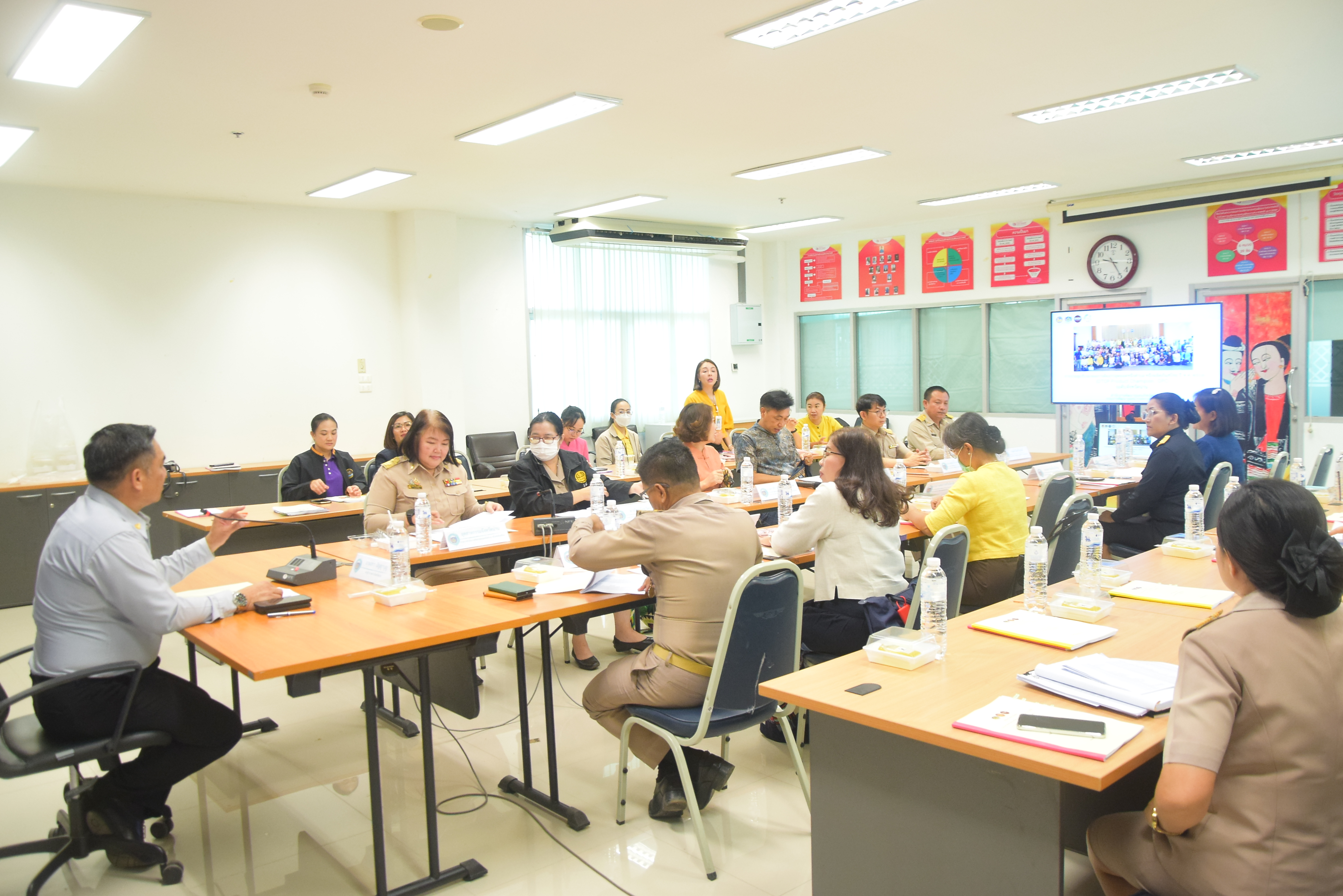 (#)สร้างสรรค์ชุมชน คนพช.น่าน(#) จังหวัดน่าน ประชุมคณะกรรมการคัดสรรสุดยอดหนึ่งตำบล หนึ่งผลิตภัณฑ์ไทย (OTOP Product Champion) ระดับจังหวัด พิจารณาผลิตภัณฑ์กว่า 187 รายการ