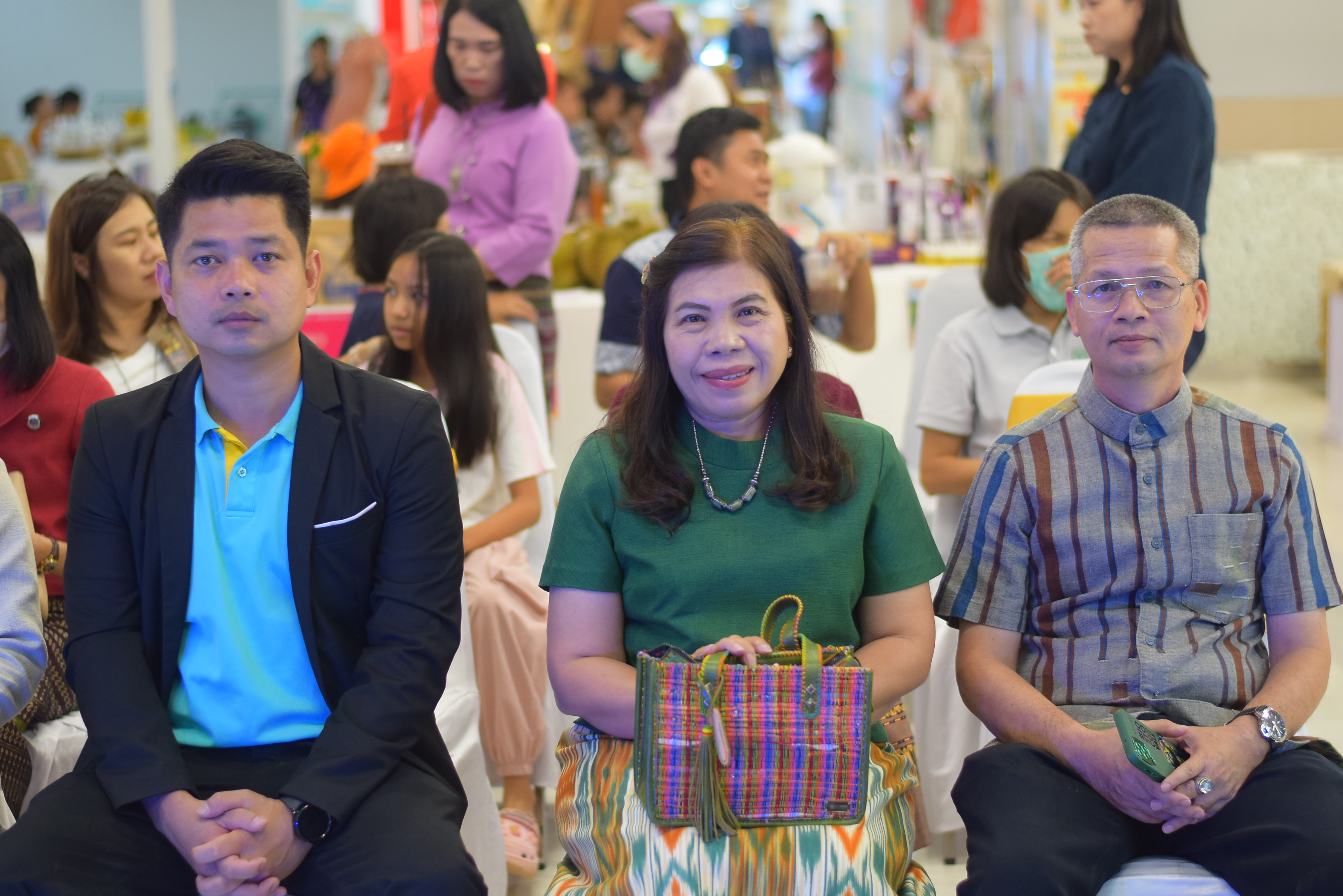 (#)สร้างสรรค์ชุมชน คน พช.น่าน (#) พช.น่าน เปิดกิจกรรมทดสอบตลาด OTOP พัฒนาผลิตภัณฑ์ท้องถิ่นสู่ระดับสากล – เครือข่าย KBO นำร่องยกระดับนวัตกรรมชุมชน