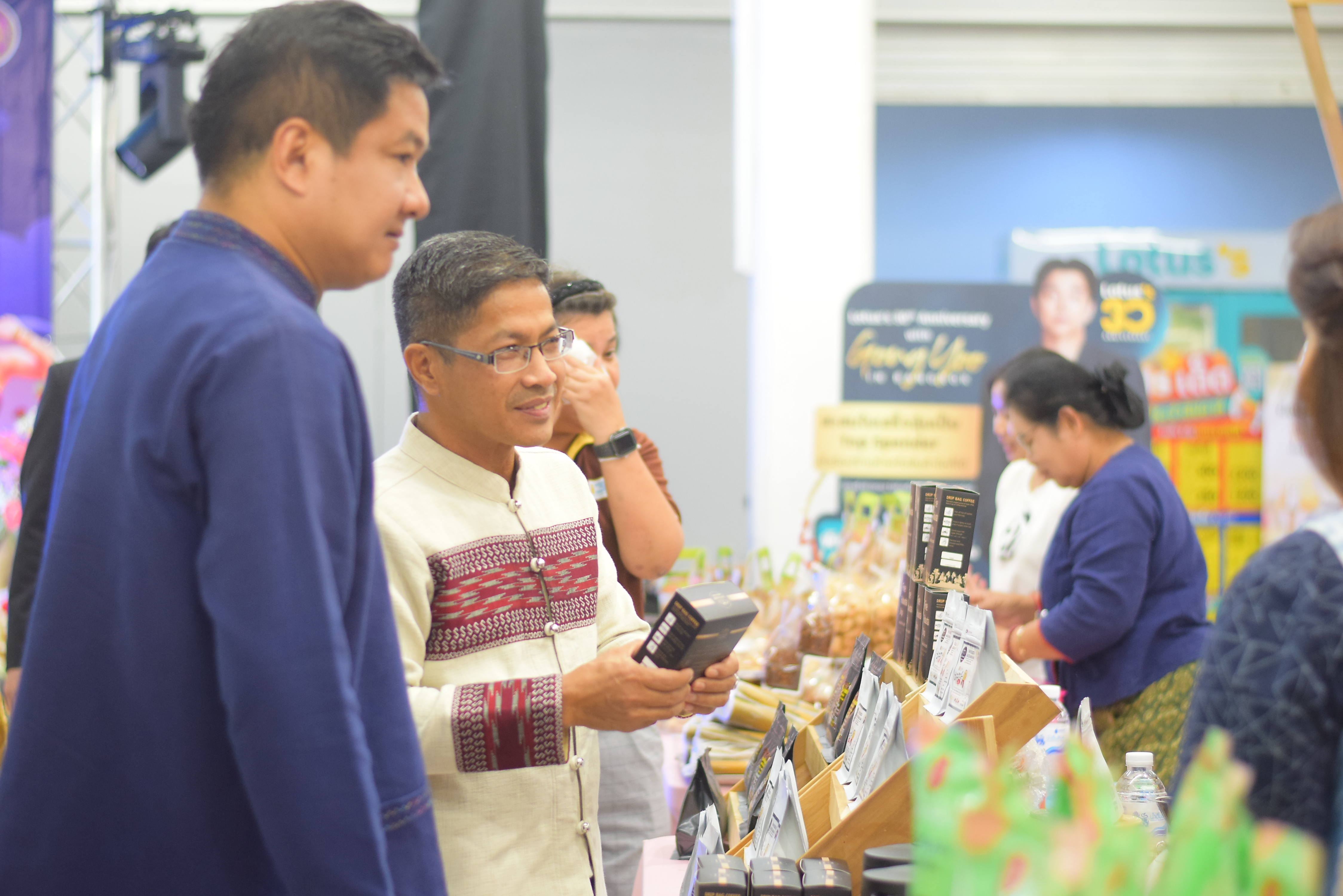 (#)สร้างสรรค์ชุมชน คน พช.น่าน (#) พช.น่าน เปิดกิจกรรมทดสอบตลาด OTOP พัฒนาผลิตภัณฑ์ท้องถิ่นสู่ระดับสากล – เครือข่าย KBO นำร่องยกระดับนวัตกรรมชุมชน