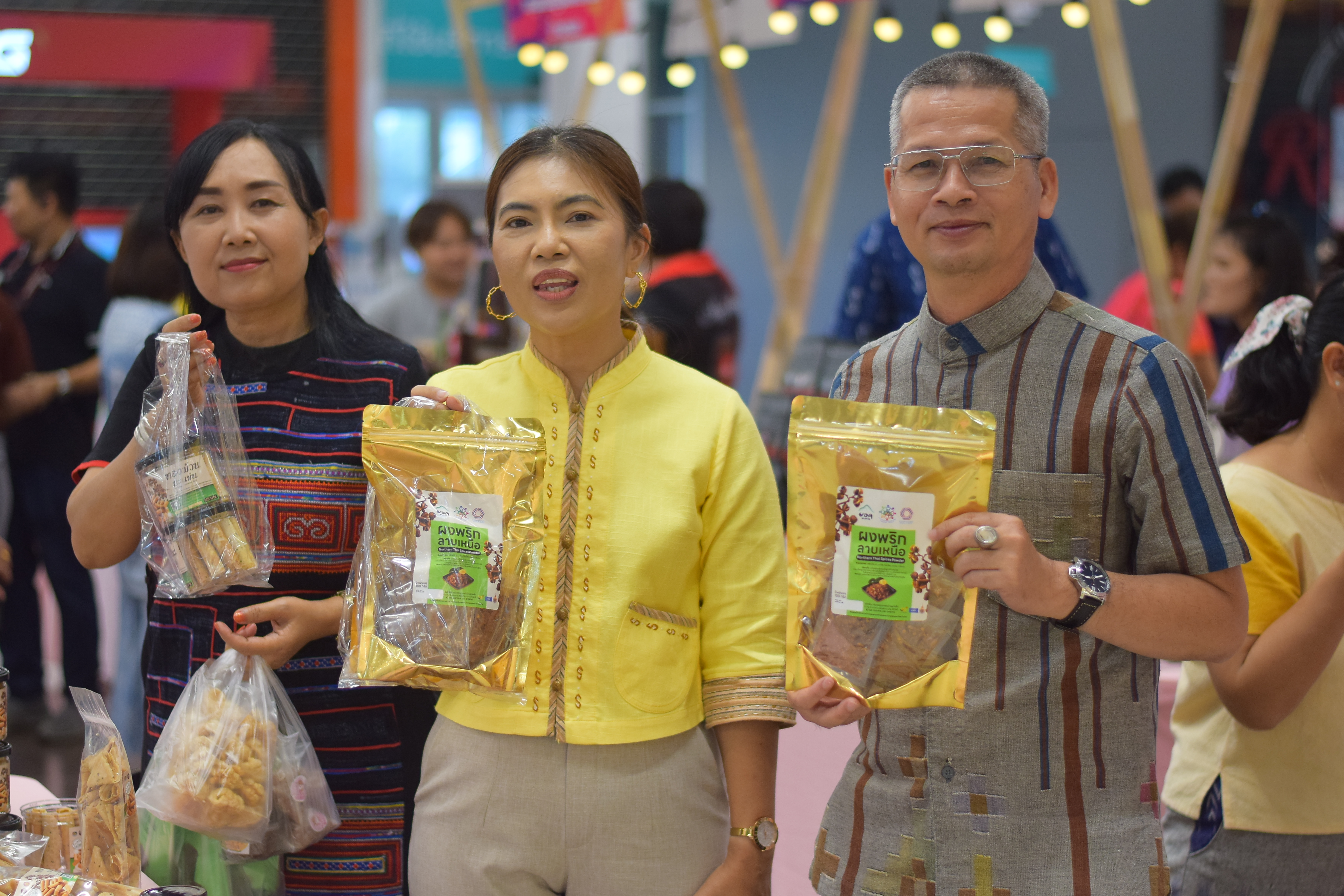 (#)สร้างสรรค์ชุมชน คน พช.น่าน (#) พช.น่าน เปิดกิจกรรมทดสอบตลาด OTOP พัฒนาผลิตภัณฑ์ท้องถิ่นสู่ระดับสากล – เครือข่าย KBO นำร่องยกระดับนวัตกรรมชุมชน