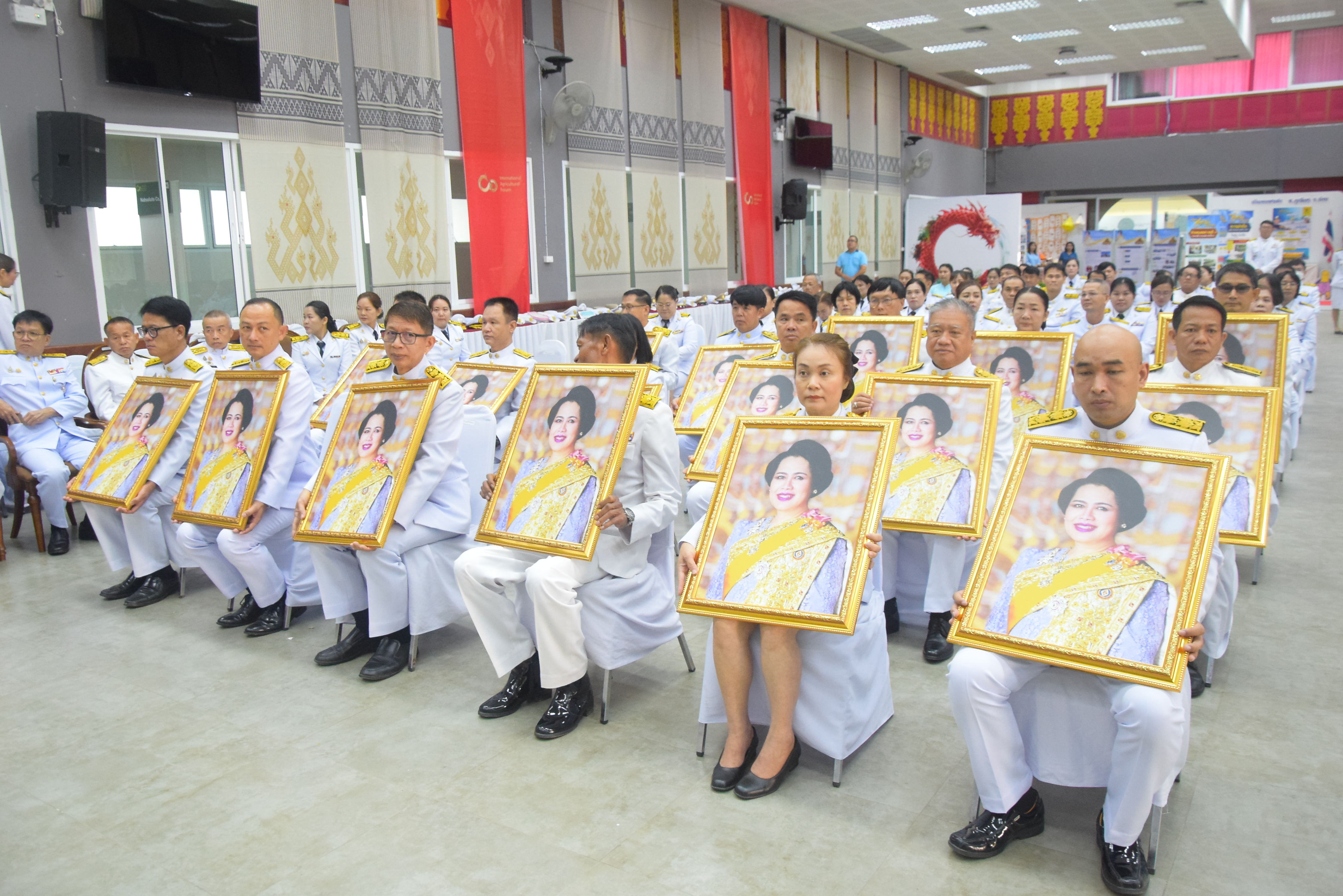 (#)สร้างสรรค์ชุมชน คนพช.น่าน(#) จังหวัดน่าน จัดพิธีมอบเงินพระราชทานขวัญถุงกองทุนแม่ของแผ่นดิน ประจำปี 2567  จังหวัดน่าน