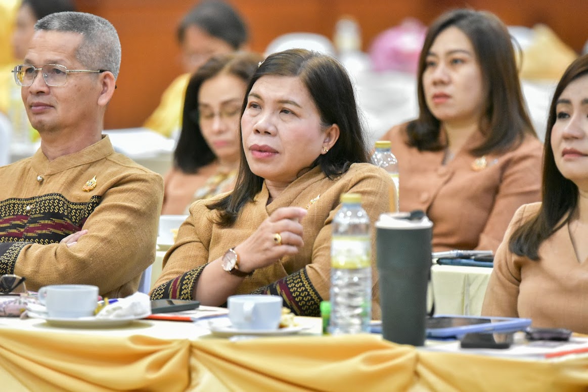 (#)สร้างสรรค์ชุมชน คนพช.น่าน(#) พช.น่าน ร่วมโครงการประชุมเชิงปฏิบัติการตรวจติดตามผลการดาเนินงานของหน่วยรับตรวจรายไตรมาส ไตรมาสที่ 4 เขตตรวจราชการที่ 16 กลุ่มจังหวัดภาคเหนือตอนบน 2 (วันที่2)