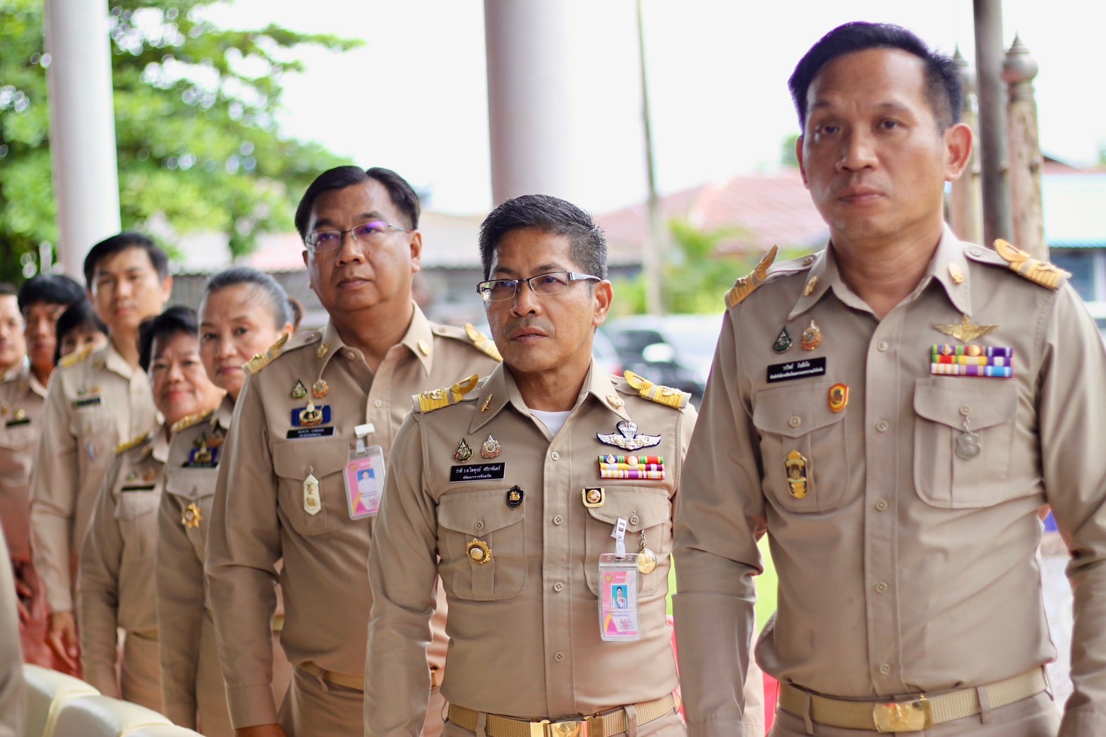 (#)สร้างสรรค์ชุมชน คนพช.น่าน(#) มูลนิธิอาสาเพื่อนพึ่ง (ภาฯ) ยามยาก สภากาชาดไทย เชิญถุงยังชีพพระราชทานมอบแก่ผู้ประสบอุทกภัย และมอบอุปกรณ์การศึกษานักเรียนโรงเรียนน่านนครและโรงเรียนบ้านไหล่น่าน