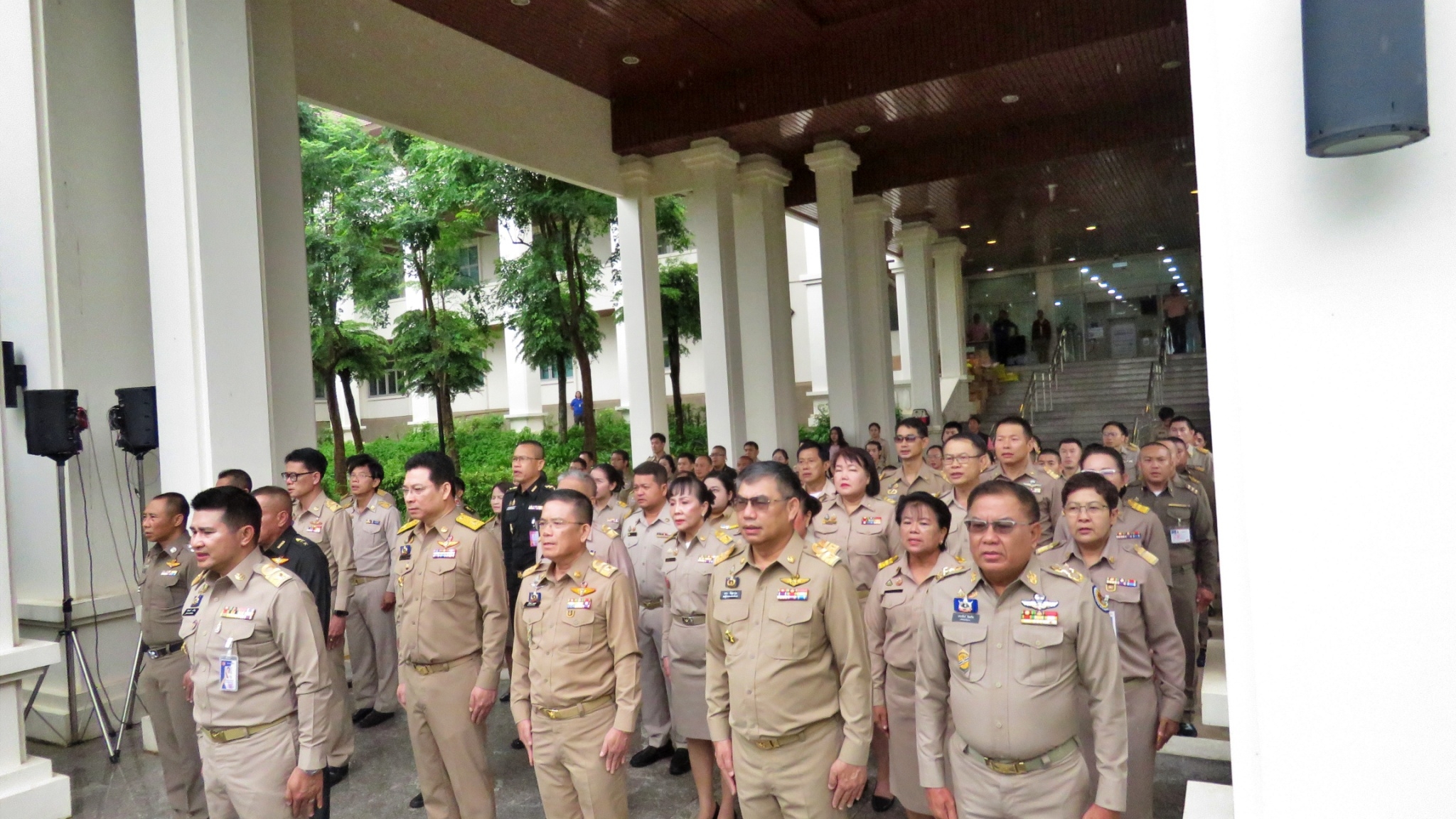 (#)สร้างสรรค์ชุมชน คนพช.น่าน(#) พช.น่าน ร่วมกิจกรรมเชิญธงชาติไทยและร้องเพลงชาติไทย เนื่องในโอกาสวันพระราชทานธงชาติไทย