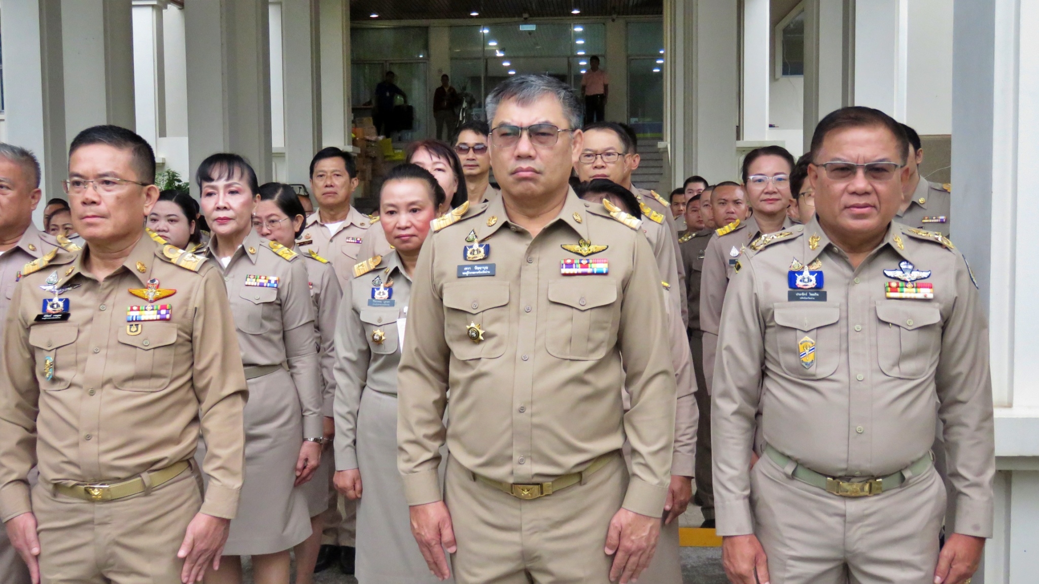 (#)สร้างสรรค์ชุมชน คนพช.น่าน(#) พช.น่าน ร่วมกิจกรรมเชิญธงชาติไทยและร้องเพลงชาติไทย เนื่องในโอกาสวันพระราชทานธงชาติไทย