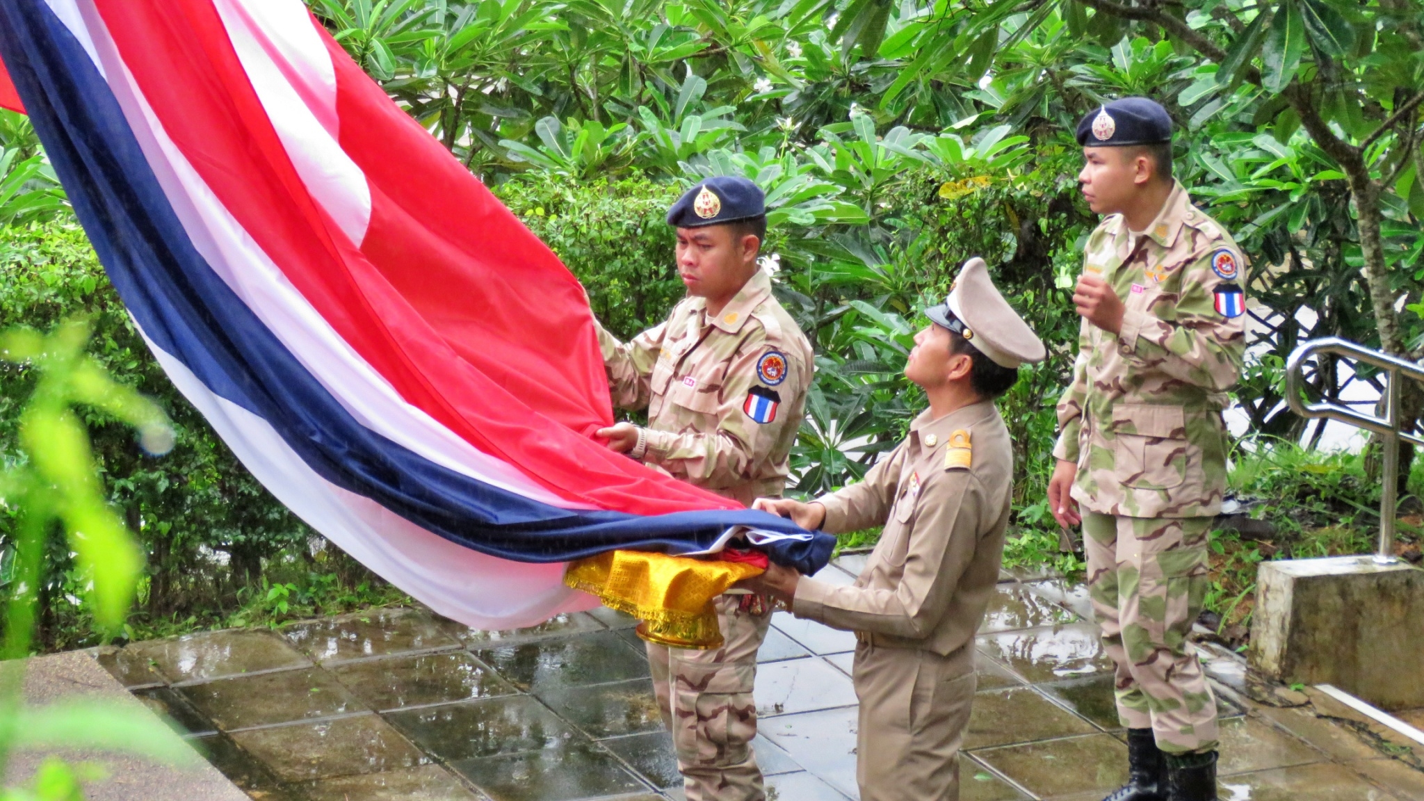 (#)สร้างสรรค์ชุมชน คนพช.น่าน(#) พช.น่าน ร่วมกิจกรรมเชิญธงชาติไทยและร้องเพลงชาติไทย เนื่องในโอกาสวันพระราชทานธงชาติไทย