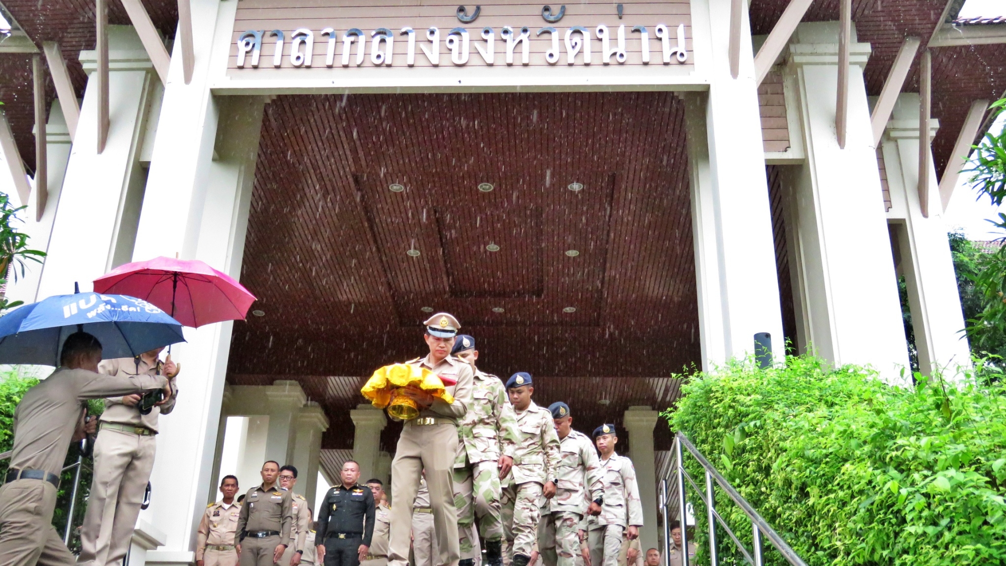 (#)สร้างสรรค์ชุมชน คนพช.น่าน(#) พช.น่าน ร่วมกิจกรรมเชิญธงชาติไทยและร้องเพลงชาติไทย เนื่องในโอกาสวันพระราชทานธงชาติไทย