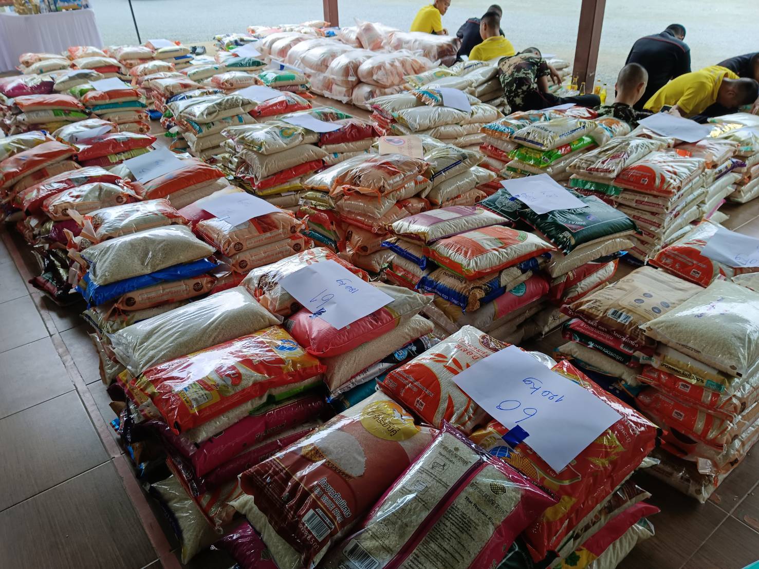 (#)สร้างสรรค์ชุมชน คนพช.น่าน(#) พช.น่าน รับมอบข้าวสารมหาสังฆทาน ช่วยเหลือสังคม ปีที่ 7 โดยวัดป่านันทบุรีญาณสังวราราม