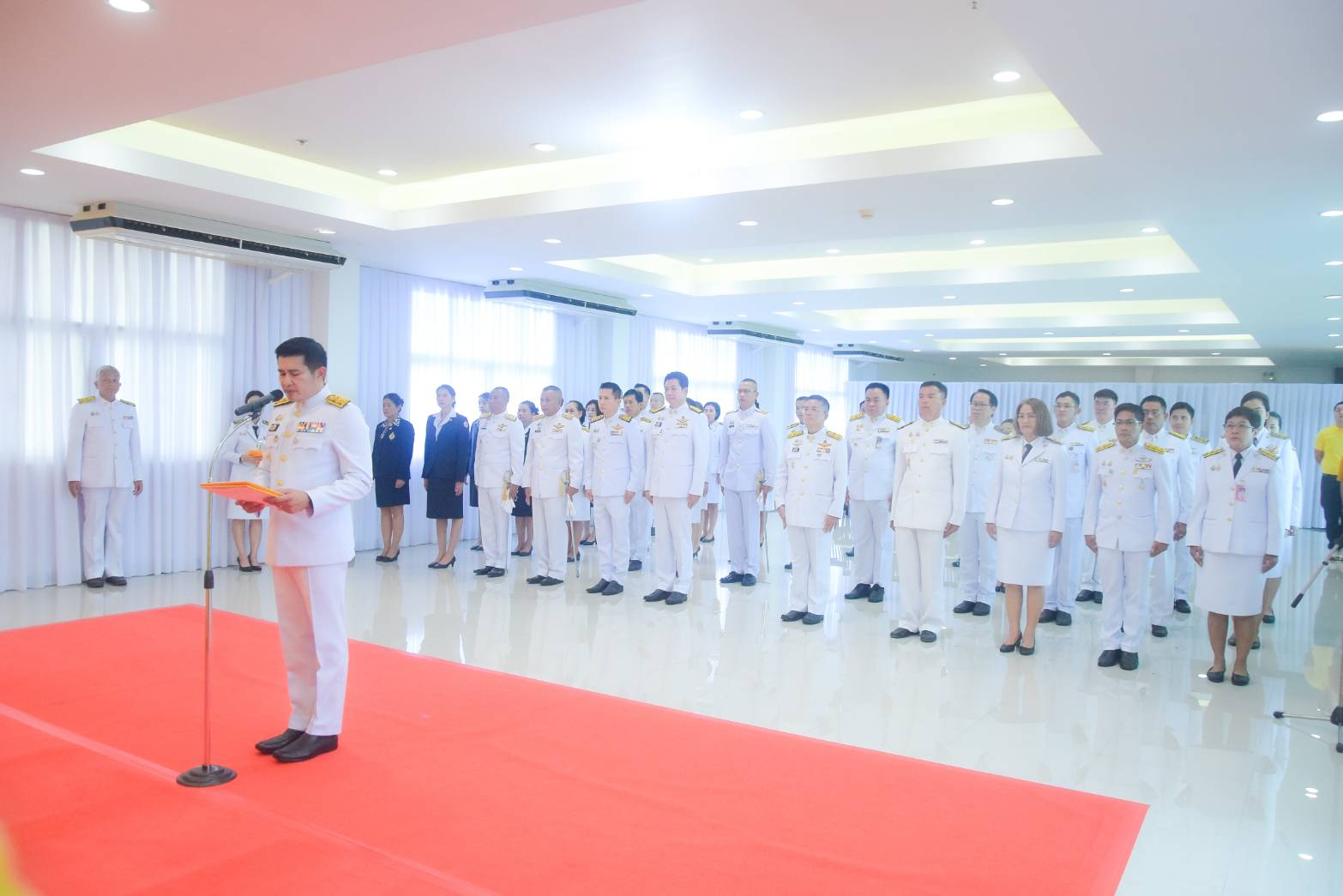 (#)สร้างสรรค์ชุมชน คนพช.น่าน(#) พช.น่าน ร่วมพิธีวางพวงมาลาถวายสักการะ เนื่องในวันคล้ายวันสวรรคตพระบาทสมเด็จพระจอมเกล้าเจ้าอยู่หัว