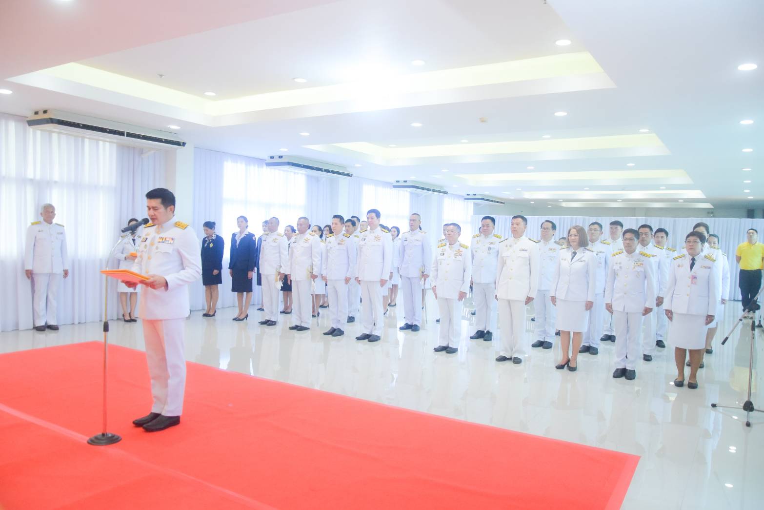 (#)สร้างสรรค์ชุมชน คนพช.น่าน(#) พช.น่าน ร่วมพิธีวางพวงมาลาถวายสักการะ เนื่องในวันคล้ายวันสวรรคตพระบาทสมเด็จพระจอมเกล้าเจ้าอยู่หัว