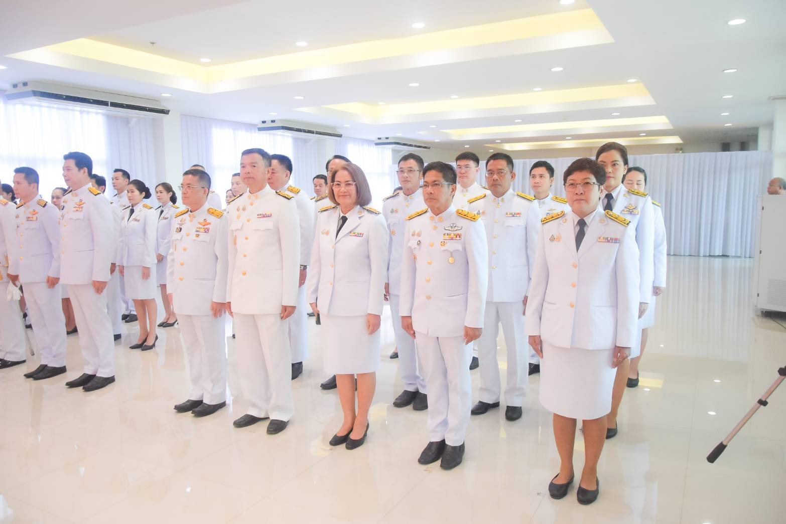 (#)สร้างสรรค์ชุมชน คนพช.น่าน(#) พช.น่าน ร่วมพิธีวางพวงมาลาถวายสักการะ เนื่องในวันคล้ายวันสวรรคตพระบาทสมเด็จพระจอมเกล้าเจ้าอยู่หัว