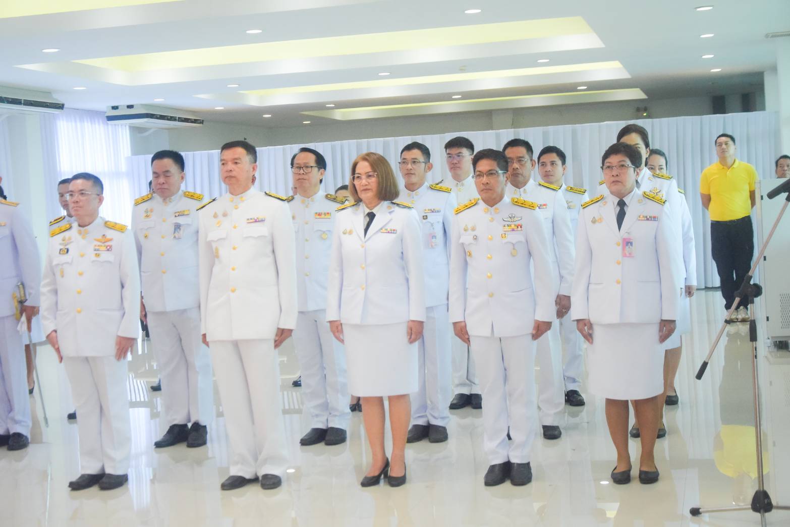 (#)สร้างสรรค์ชุมชน คนพช.น่าน(#) พช.น่าน ร่วมพิธีวางพวงมาลาถวายสักการะ เนื่องในวันคล้ายวันสวรรคตพระบาทสมเด็จพระจอมเกล้าเจ้าอยู่หัว