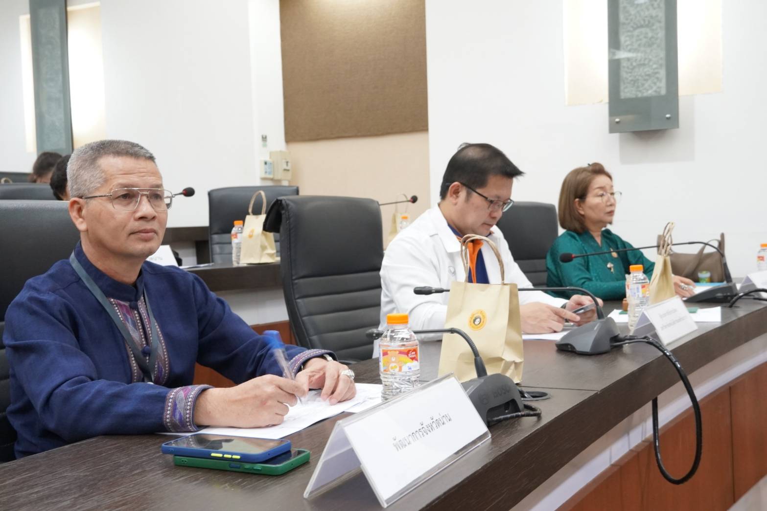 (#)สร้างสรรค์ชุมชน คนพช.น่าน(#) พช.น่าน ร่วมประชุมการจัดทำใบสมัครและรวบรวมข้อมูลเพื่อสมัครสมาชิกเครือข่ายเมืองสร้างสรรค์ด้านหัตถกรรมและศิลปะพื้นบ้านขององค์การยูเนสโก