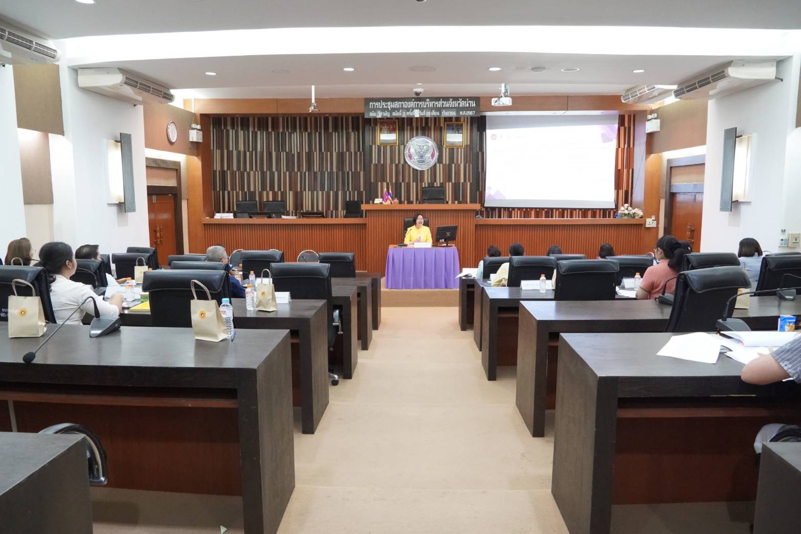 (#)สร้างสรรค์ชุมชน คนพช.น่าน(#) พช.น่าน ร่วมประชุมการจัดทำใบสมัครและรวบรวมข้อมูลเพื่อสมัครสมาชิกเครือข่ายเมืองสร้างสรรค์ด้านหัตถกรรมและศิลปะพื้นบ้านขององค์การยูเนสโก