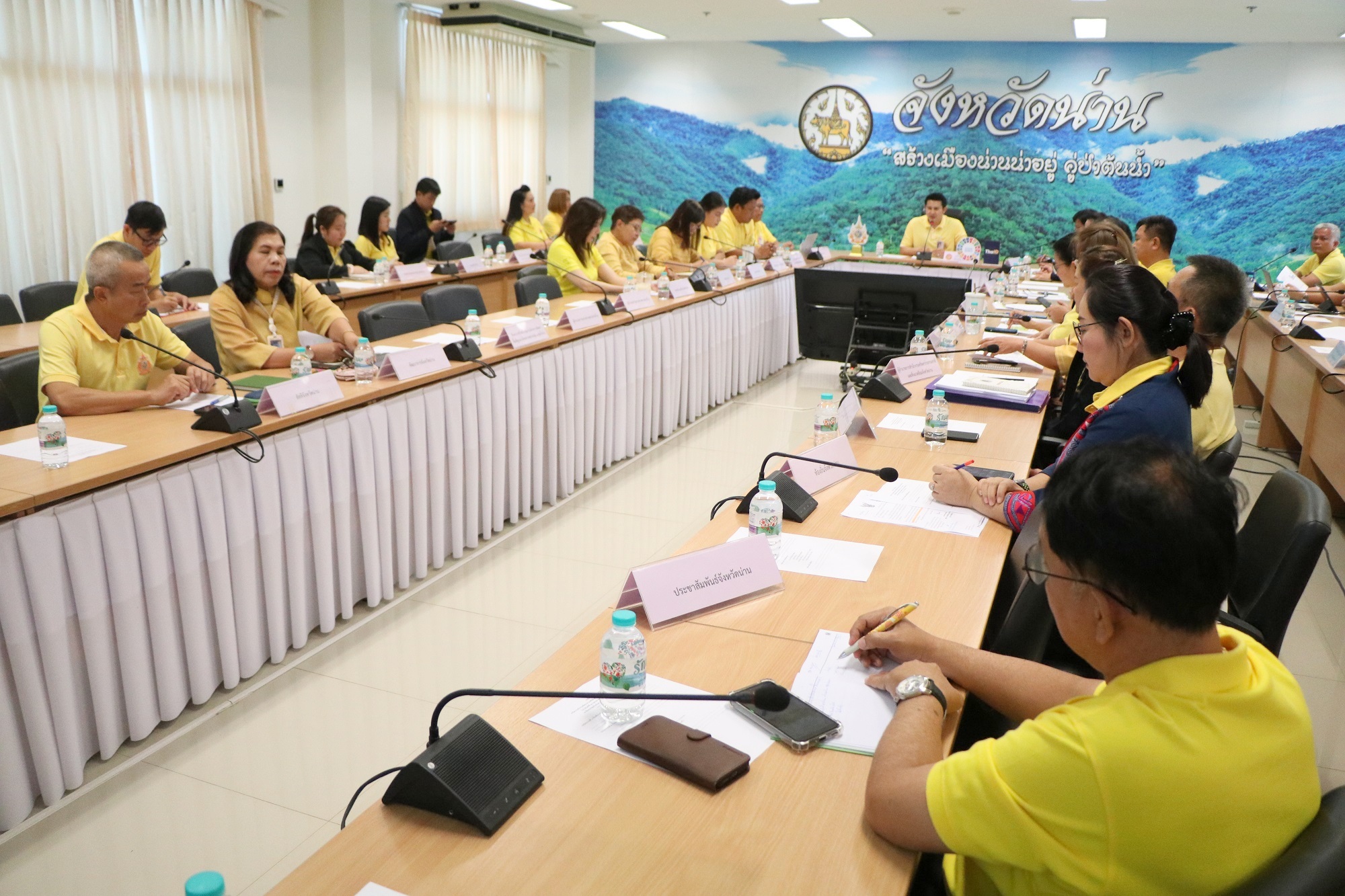 (#)สร้างสรรค์ชุมชน คนพช.น่าน(#) พช.น่าน ร่วมประชุมหารือปรับปรุงภูมิทัศน์พร้อมร้านค้าสวัสดิการในศาลากลางจังหวัดน่าน เพื่อความเป็นระเบียบและสวยงาม