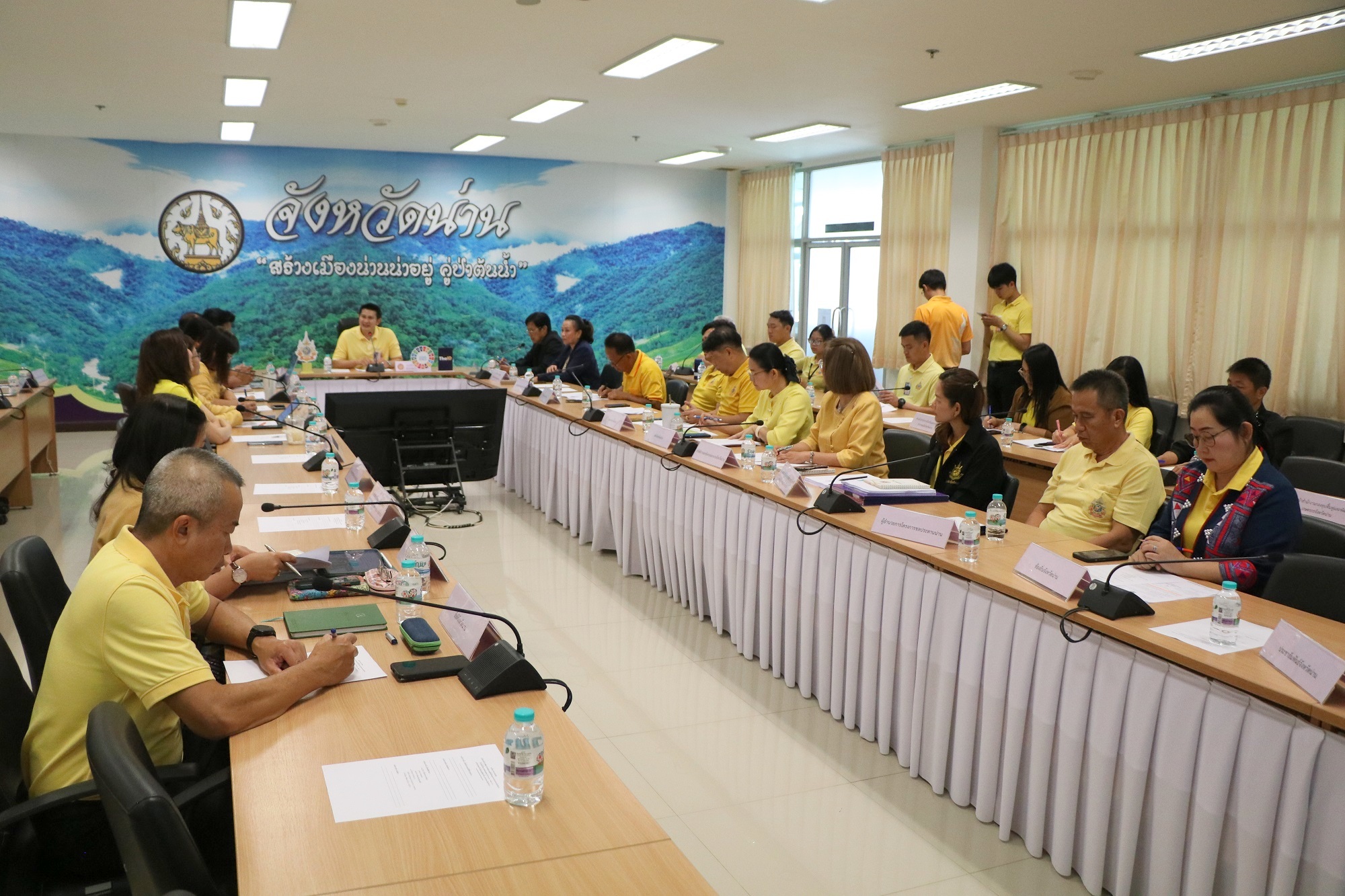 (#)สร้างสรรค์ชุมชน คนพช.น่าน(#) พช.น่าน ร่วมประชุมหารือปรับปรุงภูมิทัศน์พร้อมร้านค้าสวัสดิการในศาลากลางจังหวัดน่าน เพื่อความเป็นระเบียบและสวยงาม