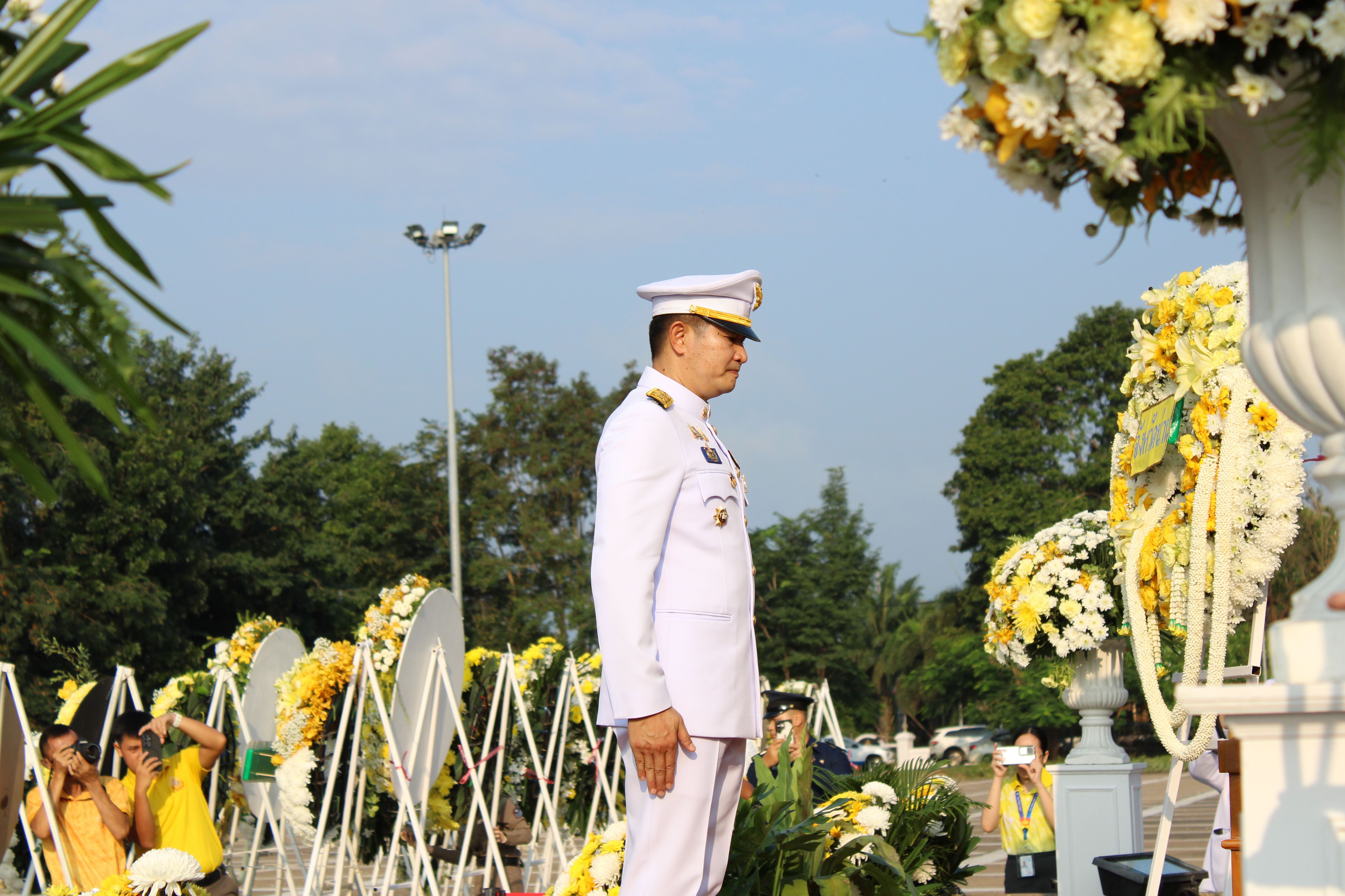 (#)สร้างสรรค์ชุมชน คนพช.น่าน(#) พช.น่าน ร่วมประกอบพิธีวางพวงมาลา เนื่องในวันนวมินทรมหาราช พระบาทสมเด็จพระบรมชนกาธิเบศร มหาภูมิพลอดุลยเดชมหาราช บรมนาถบพิตร