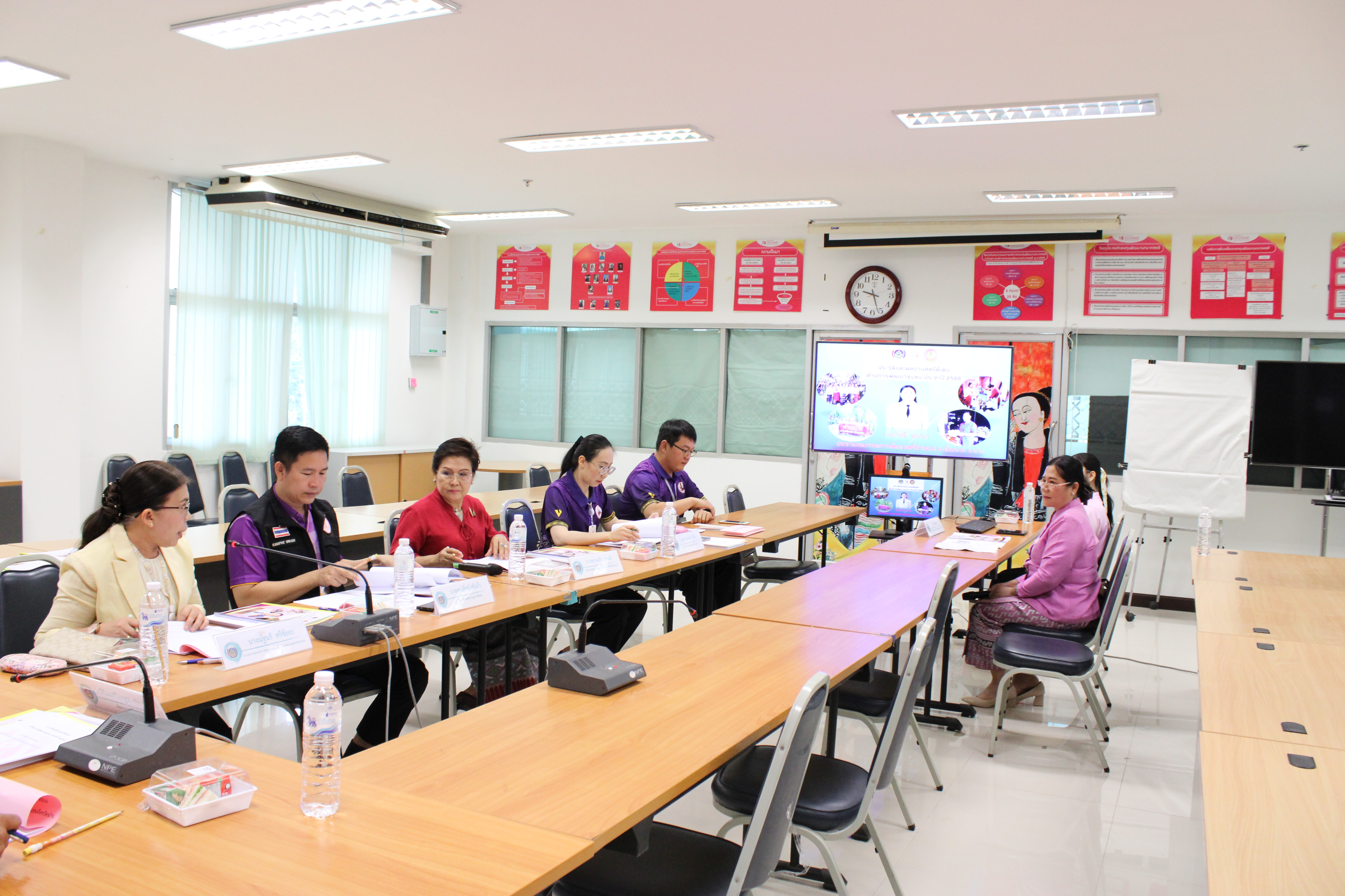 (#)สร้างสรรค์ชุมชน คนพช.น่าน(#) พช.น่าน คัดเลือกสตรีดีเด่นด้านการพัฒนาชุมชน เพื่อประกาศเกียรติคุณเนื่องในวันสตรีสากล ประจำปี 2568