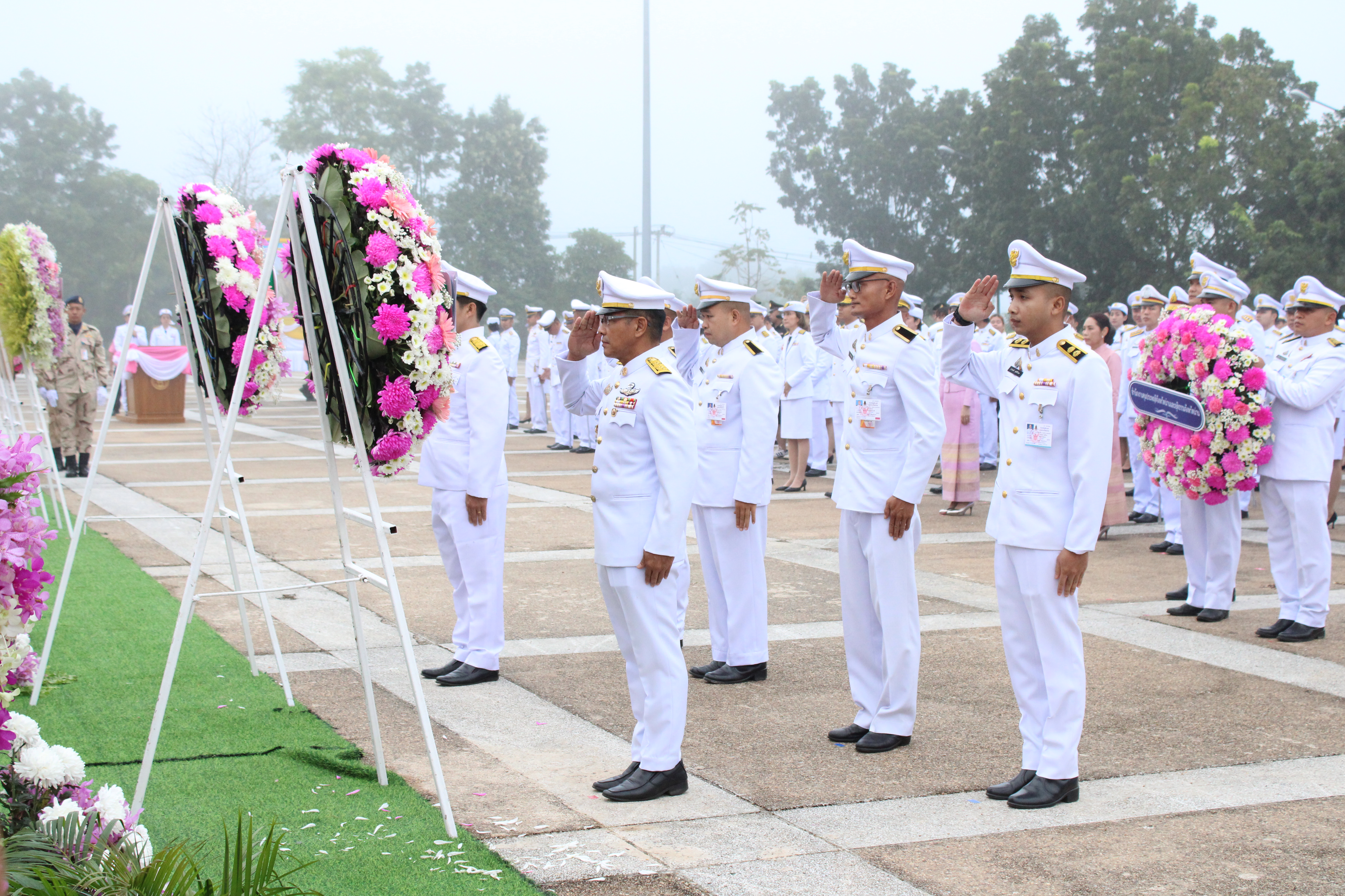 (#)สร้างสรรค์ชุมชน คนพช.น่าน(#) พช.น่าน ร่วมประกอบพิธีวางพวงมาลา เนื่องในวันคล้ายวันสวรรคตพระบาทสมเด็จพระจุลจอมเกล้าเจ้าอยู่หัว