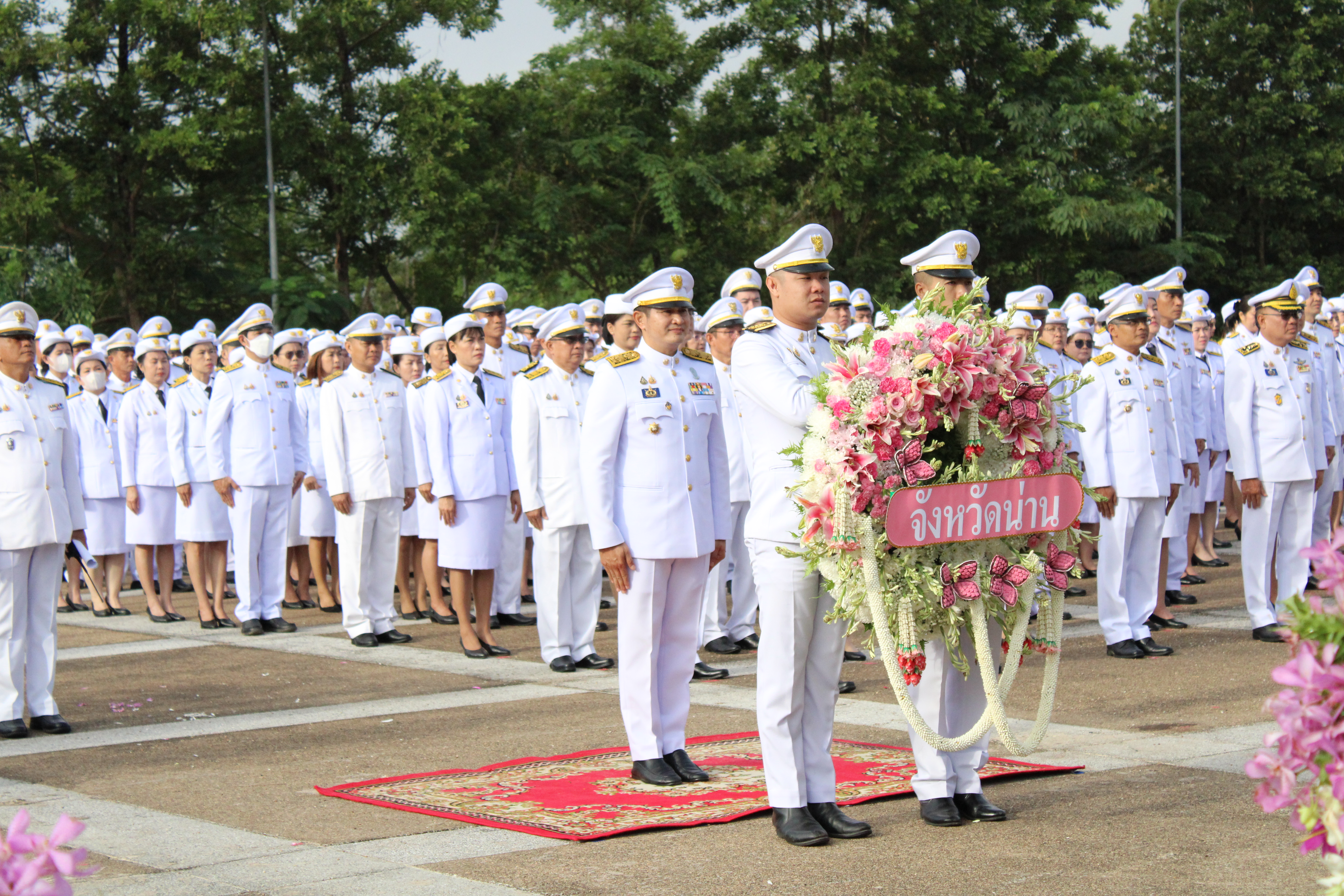 (#)สร้างสรรค์ชุมชน คนพช.น่าน(#) พช.น่าน ร่วมประกอบพิธีวางพวงมาลา เนื่องในวันคล้ายวันสวรรคตพระบาทสมเด็จพระจุลจอมเกล้าเจ้าอยู่หัว