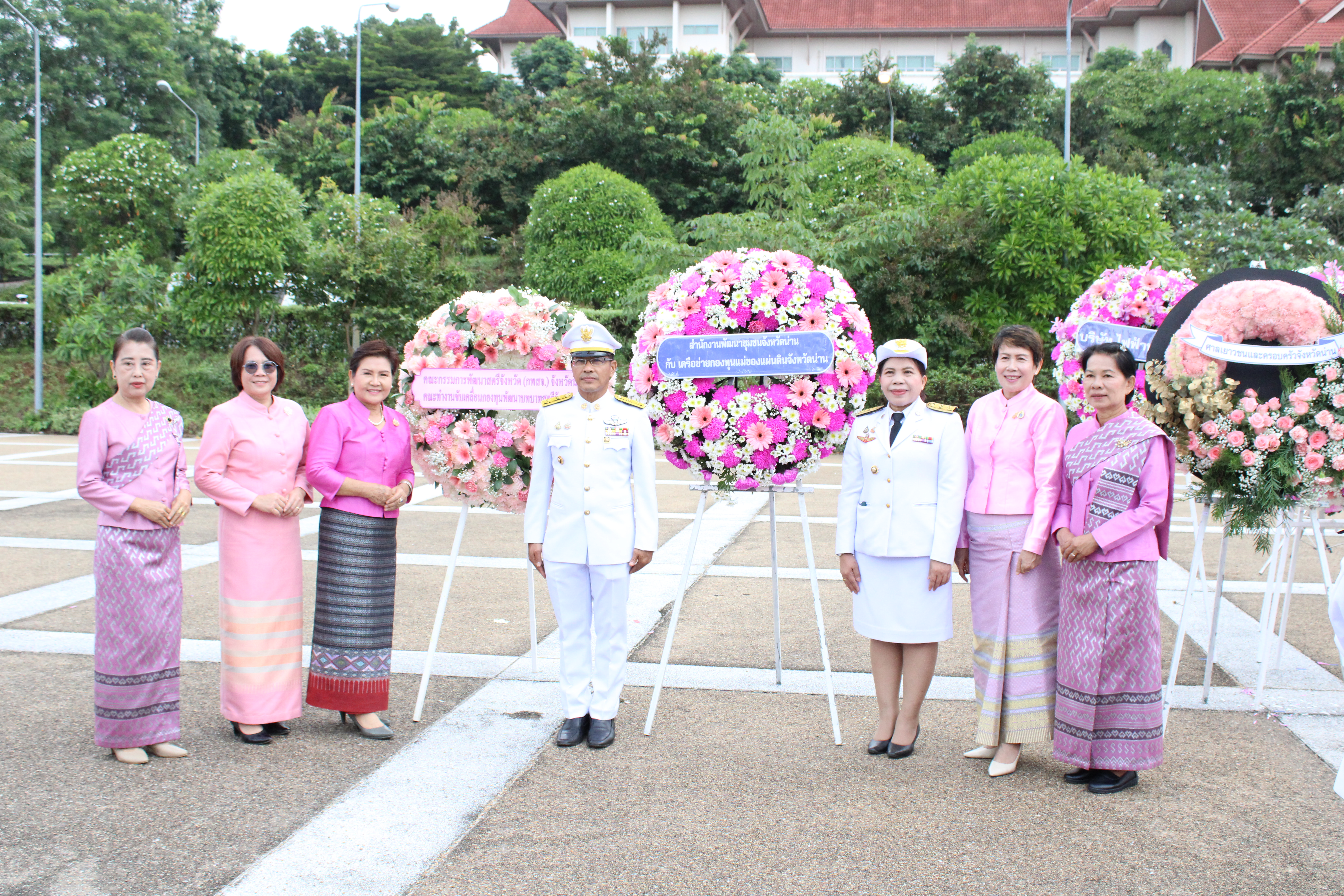 (#)สร้างสรรค์ชุมชน คนพช.น่าน(#) พช.น่าน ร่วมประกอบพิธีวางพวงมาลา เนื่องในวันคล้ายวันสวรรคตพระบาทสมเด็จพระจุลจอมเกล้าเจ้าอยู่หัว