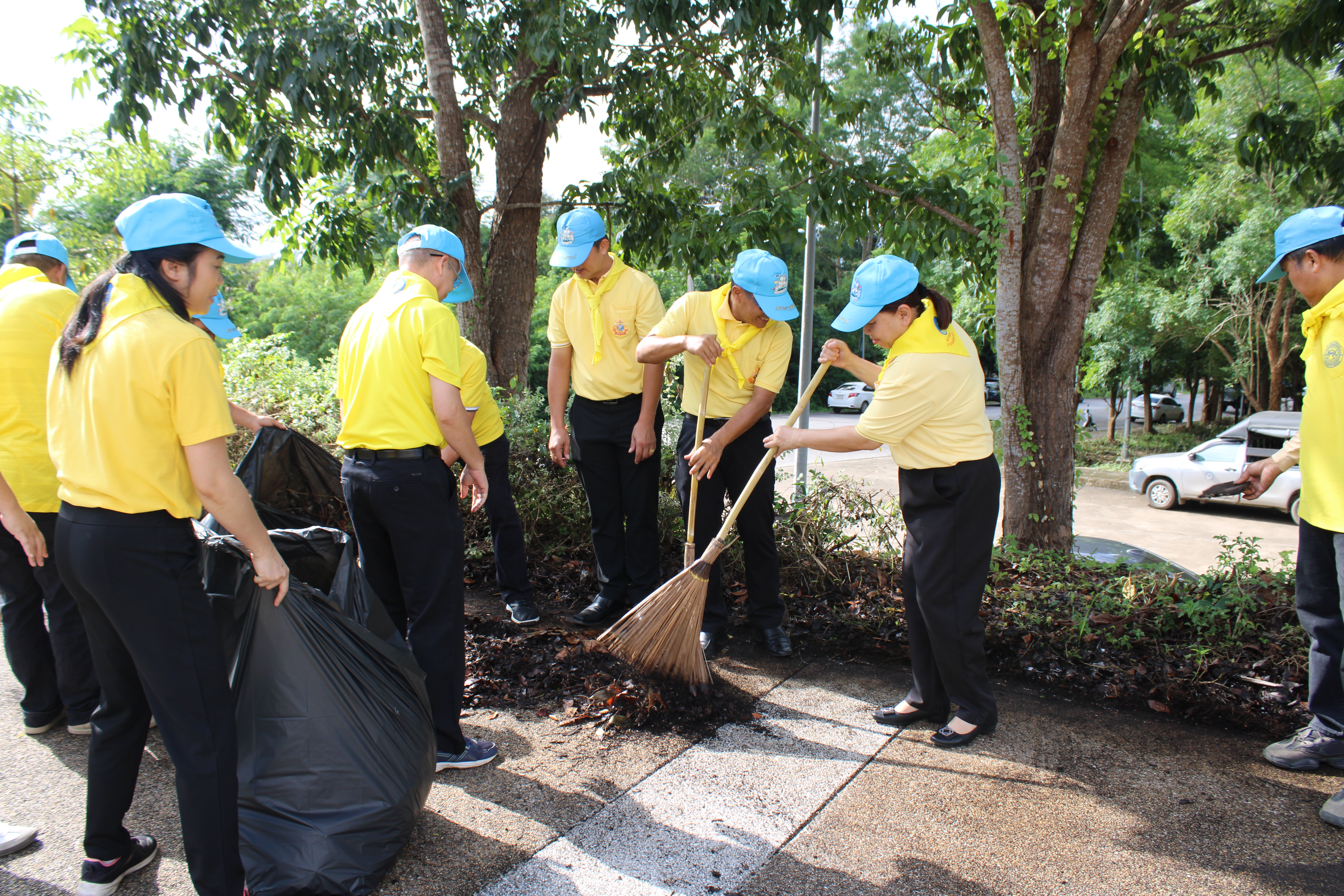 (#)สร้างสรรค์ชุมชน คนพช.น่าน(#) พช.น่าน ร่วมกิจกรรมจิตอาสาพัฒนา เนื่องในวันคล้ายวันสวรรคตพระบาทสมเด็จพระจุลจอมเกล้าเจ้าอยู่หัว