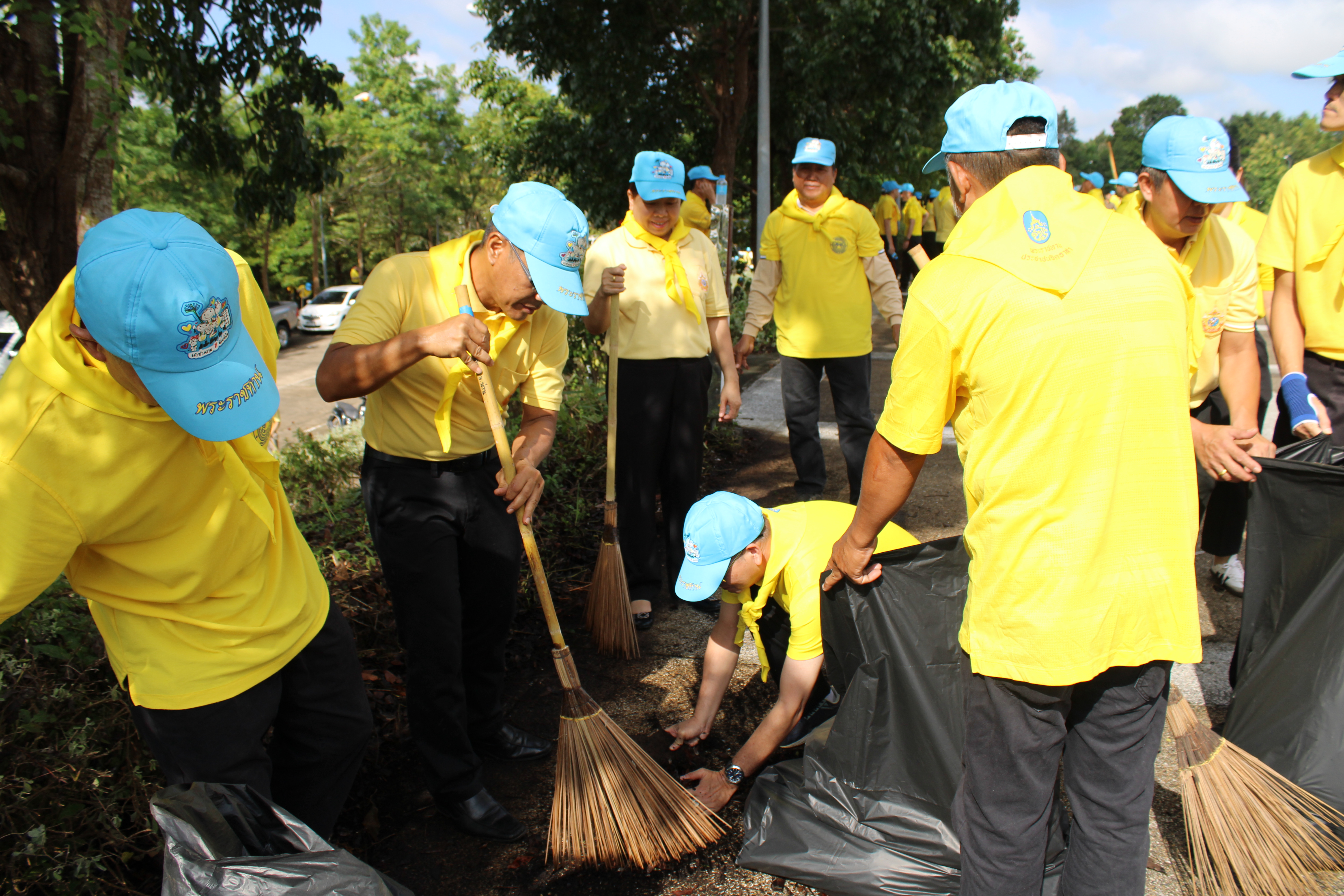 (#)สร้างสรรค์ชุมชน คนพช.น่าน(#) พช.น่าน ร่วมกิจกรรมจิตอาสาพัฒนา เนื่องในวันคล้ายวันสวรรคตพระบาทสมเด็จพระจุลจอมเกล้าเจ้าอยู่หัว