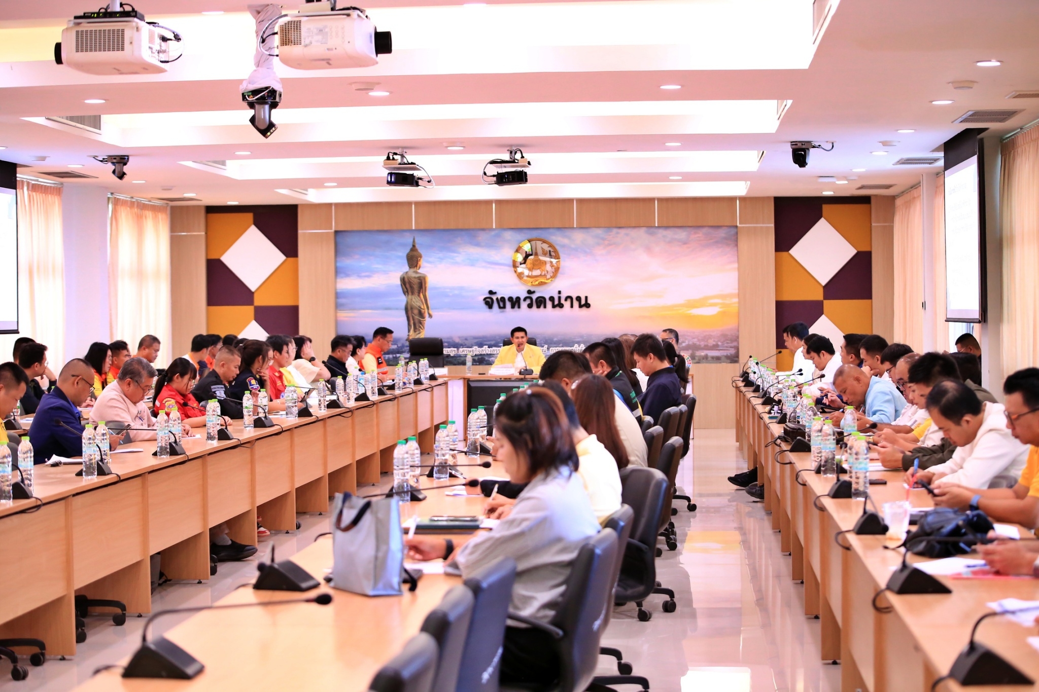 (#)สร้างสรรค์ชุมชน คนพช.น่าน(#) พช.น่าน ร่วมประชุมถอดบทเรียนป้องกันแก้ไขปัญหาอุทกภัย น้ำท่วมฉับพลัน น้ำป่าไหลหลาก ครั้งที่ 2