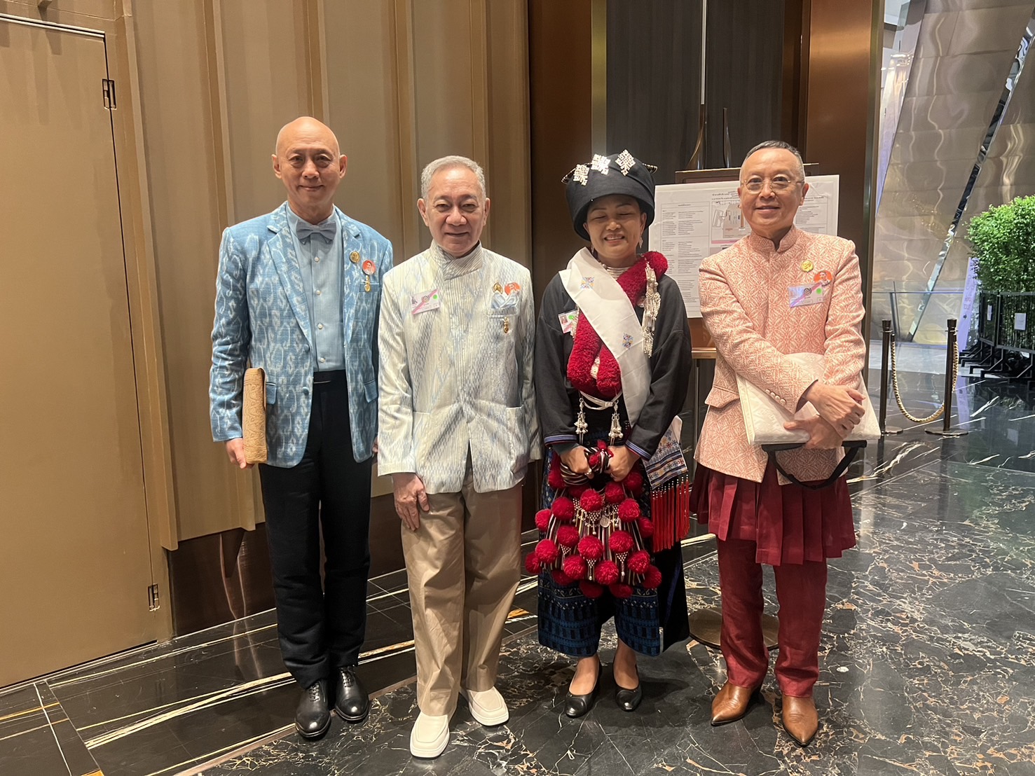 (#)สร้างสรรค์ชุมชน คนพช.น่าน(#) ผู้ประกอบการ OTOP น่าน ร่วมนำเสนอผลงานการประกวดผ้าลายพระราชทาน “ผ้าลายสิริวชิราภรณ์” และงานหัตถกรรม รอบตัดสิน ระดับประเทศ ประจำปี 2567