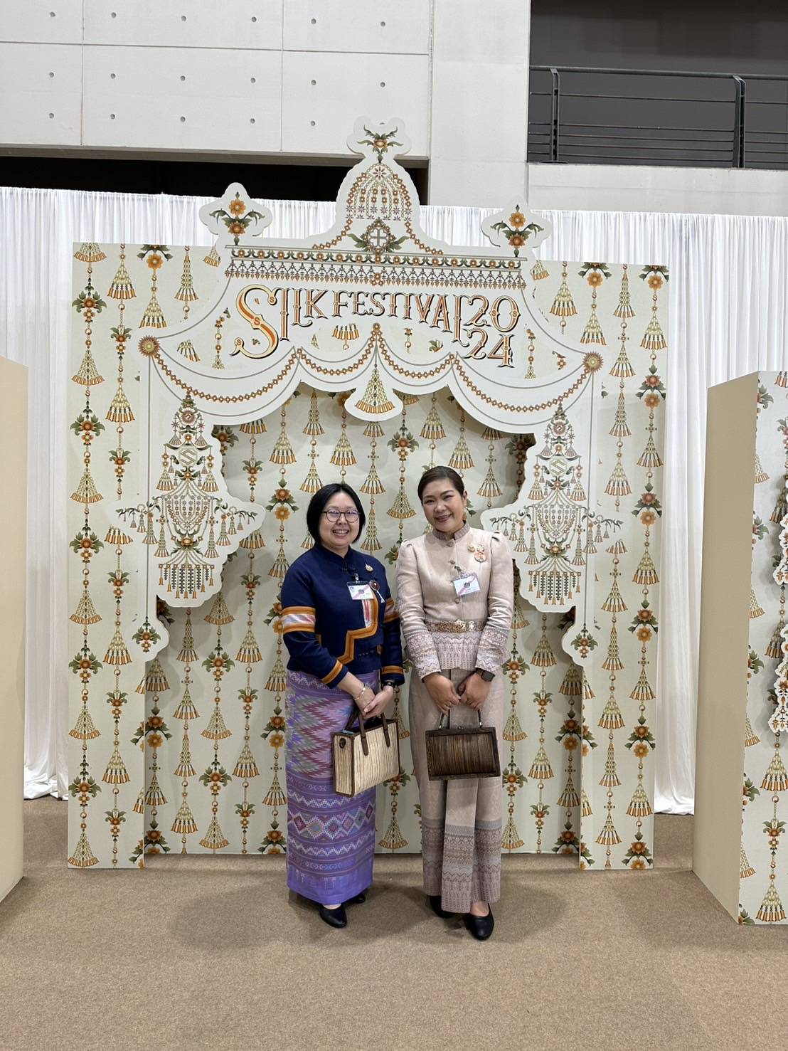 (#) สร้างสรรค์ชุมชน คนพช.น่าน(#) สมเด็จพระเจ้าลูกเธอ เจ้าฟ้าสิริวัณณวรี นารีรัตนราชกัญญา เสด็จเป็นประธานในพิธีเปิดงาน Silk Festival 2024 สู่การพัฒนาที่ยั่งยืน ภายใต้แนวคิด Silk Success Sustainability ต่อยอดภูมิปัญญาผ้าไทย เพื่อยกระดับสู่สากล และพัฒนาอย่างยั่งยืน จัดโดยกรมการพัฒนาชุมชน กระทรวงมหาดไทย