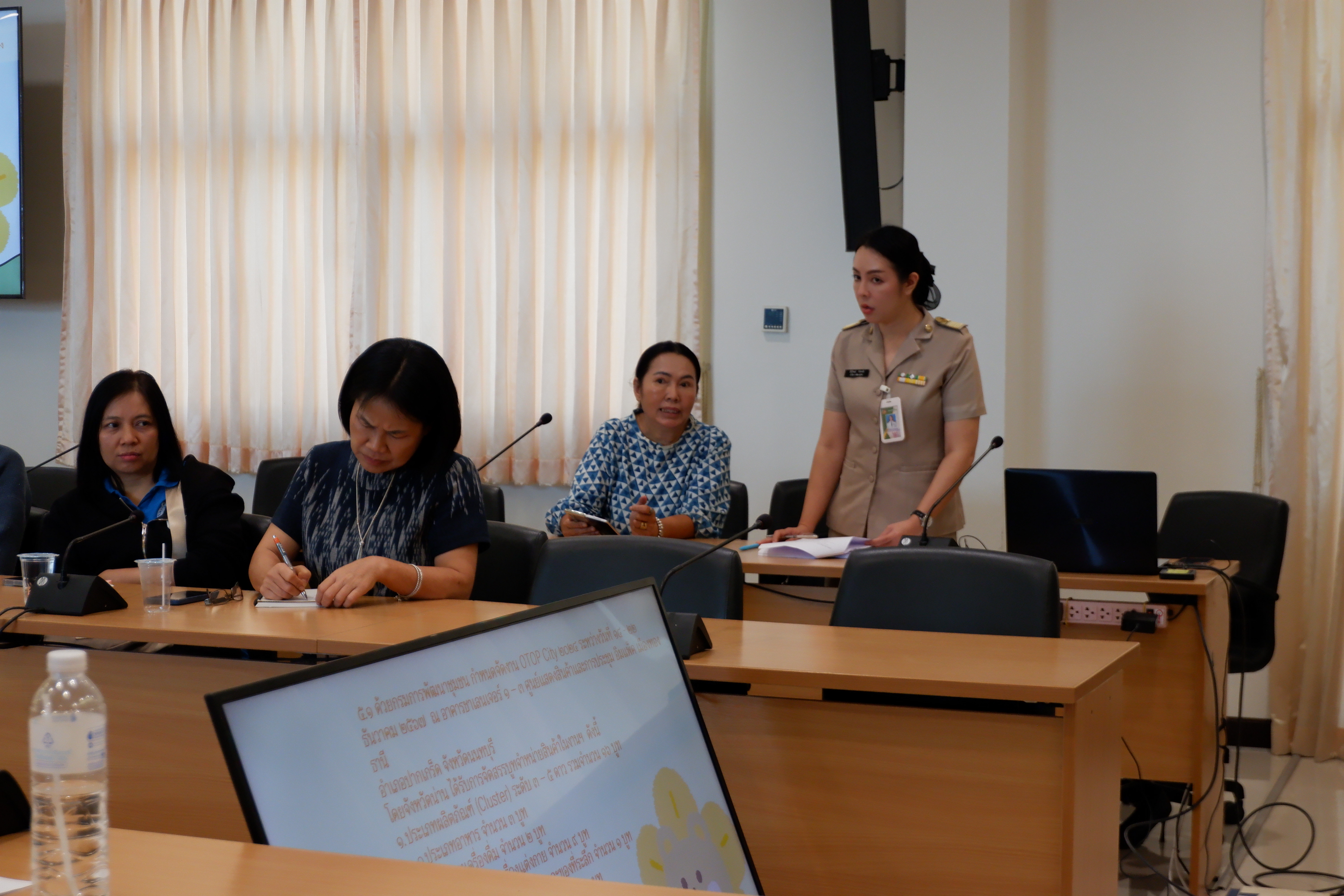 (#) สร้างสรรค์ชุมชน คนพช.น่าน(#) พช.น่าน ประชุมผู้ผลิต ผู้ประกอบการหนึ่งตำบล หนึ่งผลิตภัณฑ์ (OTOP) ประเภท 3 – 5 ดาว และ OTOP ชวนชิม จังหวัดน่านครั้งที่ 1/2568