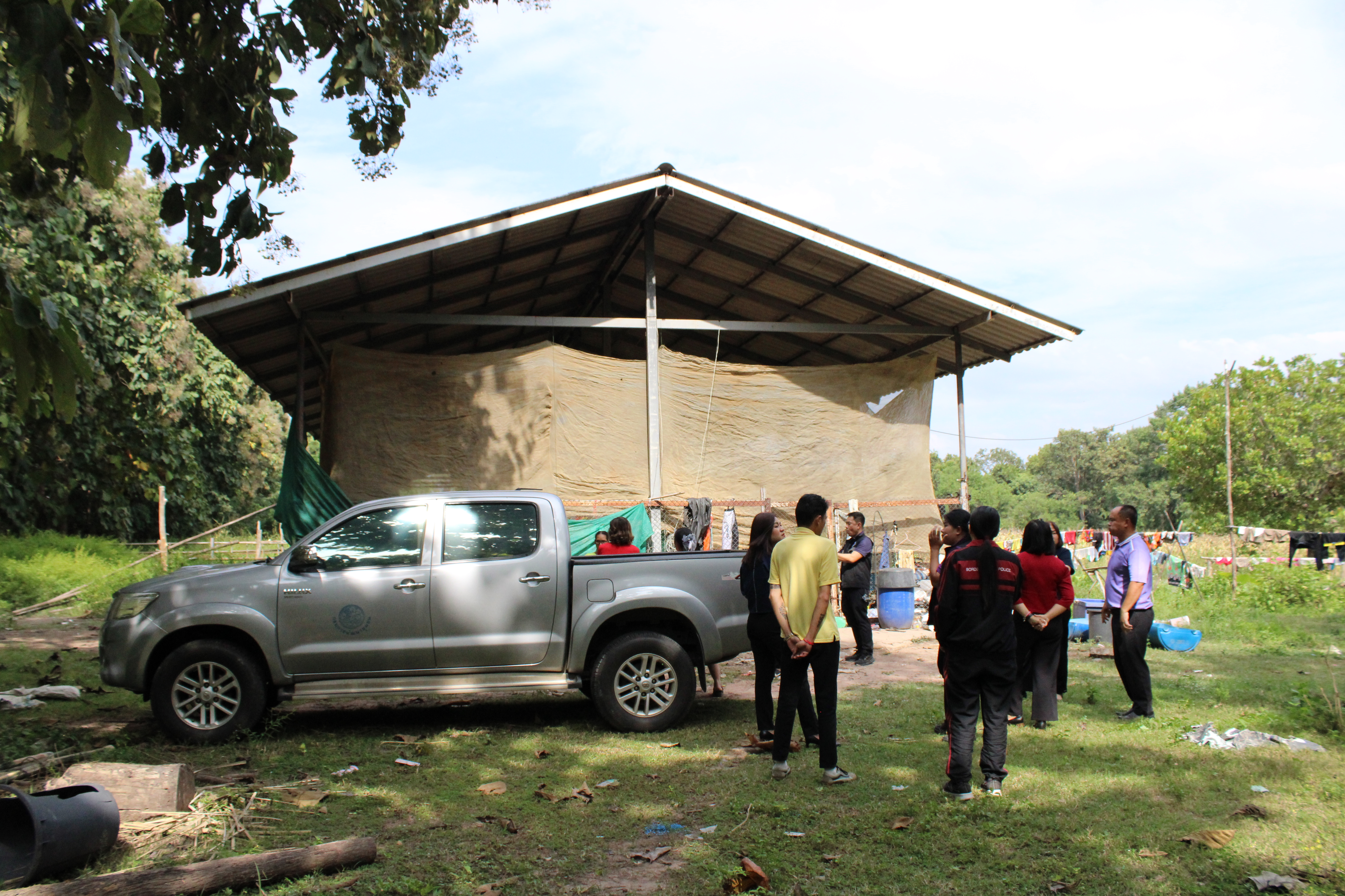 (#)สร้างสรรค์ชุมชน คนพช.น่าน(#) พช.น่าน มอบวัสดุและเงินทุนซ่อมสร้างบ้านให้ครัวเรือนยากจน และติดตามปัญหาครัวเรือนยากจนในพื้นที่อำเภอนาน้อย