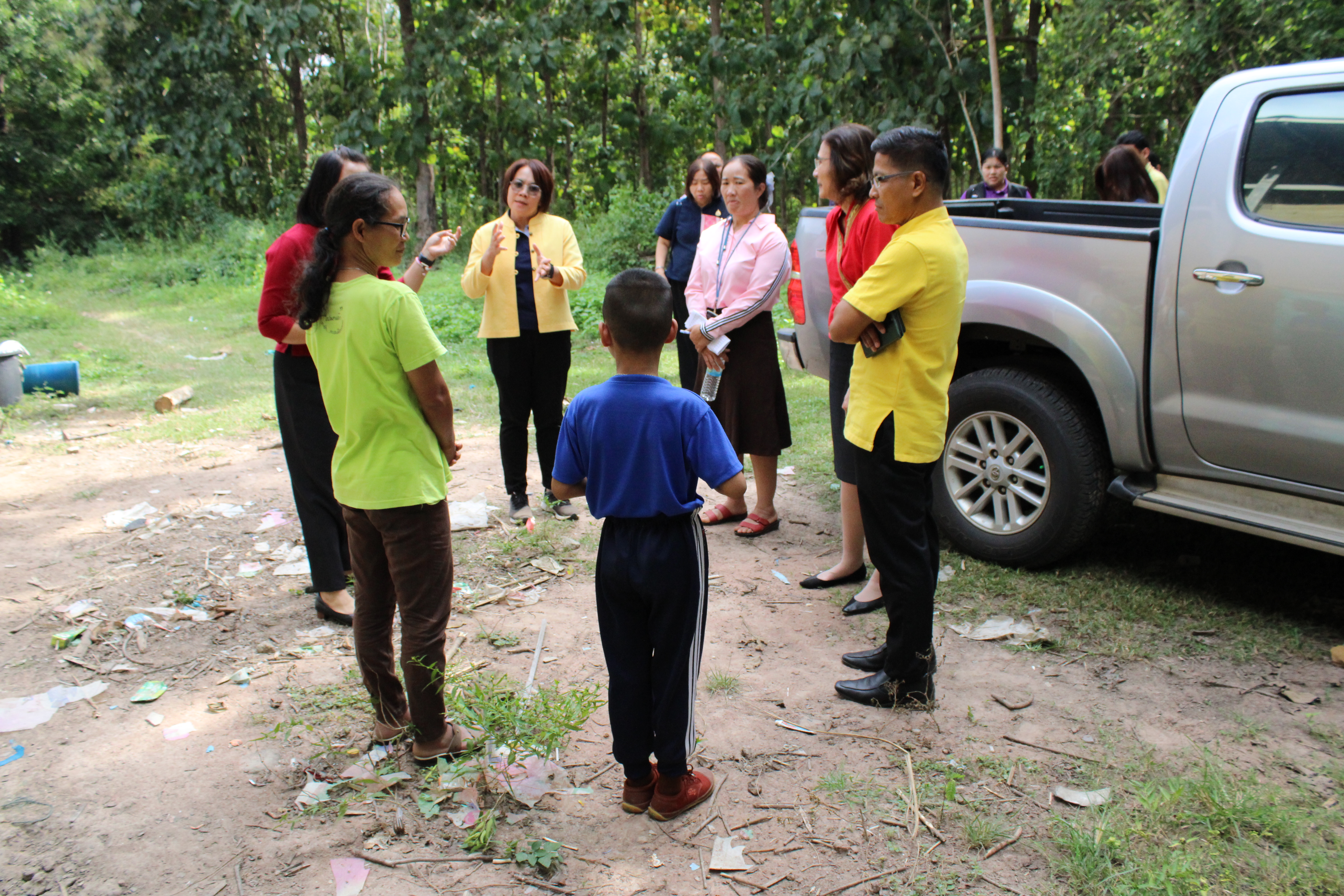 (#)สร้างสรรค์ชุมชน คนพช.น่าน(#) พช.น่าน มอบวัสดุและเงินทุนซ่อมสร้างบ้านให้ครัวเรือนยากจน และติดตามปัญหาครัวเรือนยากจนในพื้นที่อำเภอนาน้อย