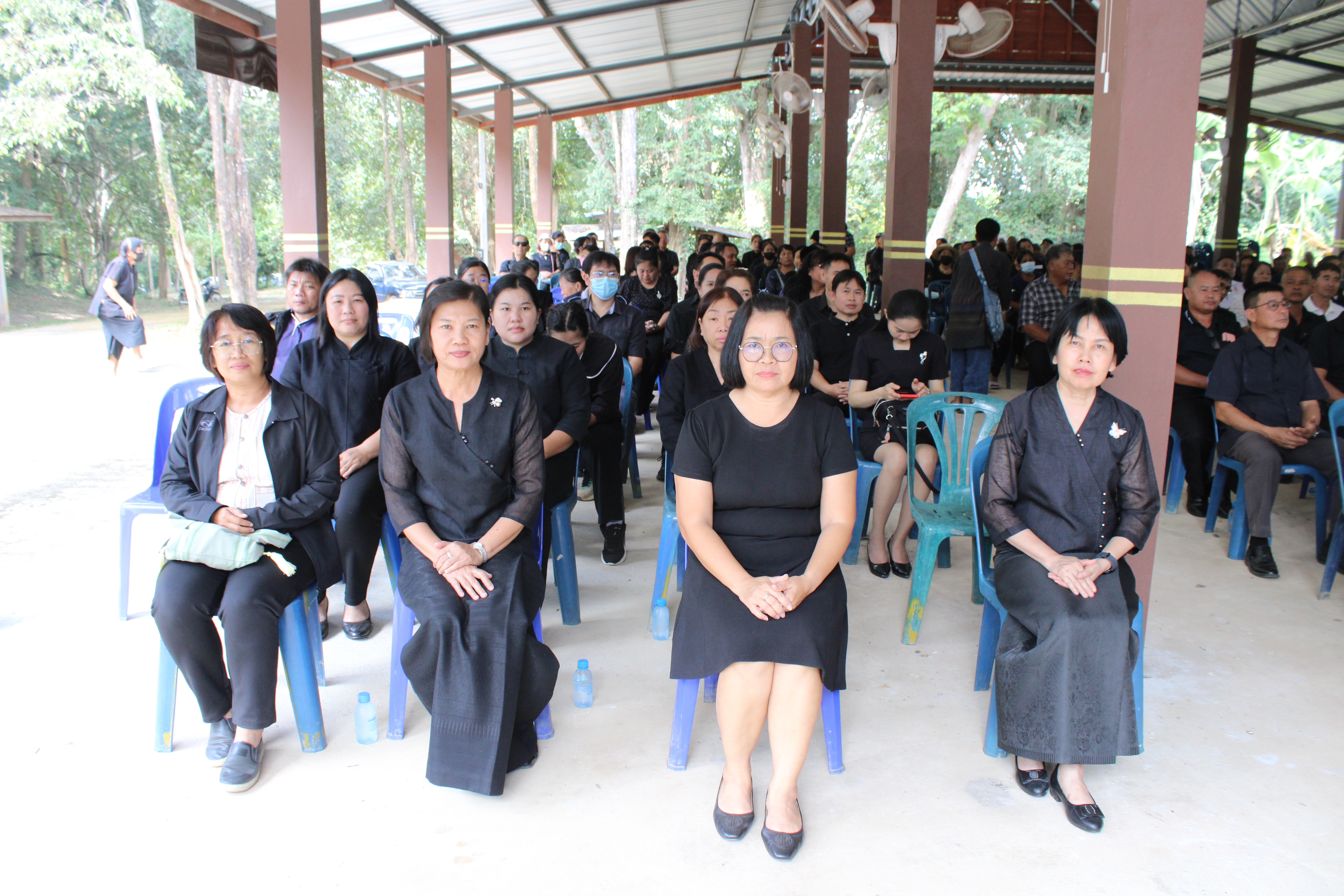 (#) สร้างสรรค์ชุมชน คนพช.น่าน(#) พช.น่าน ร่วมพิธีฌาปนกิจศพบิดาของเจ้าหน้าที่พัฒนาชุมชน