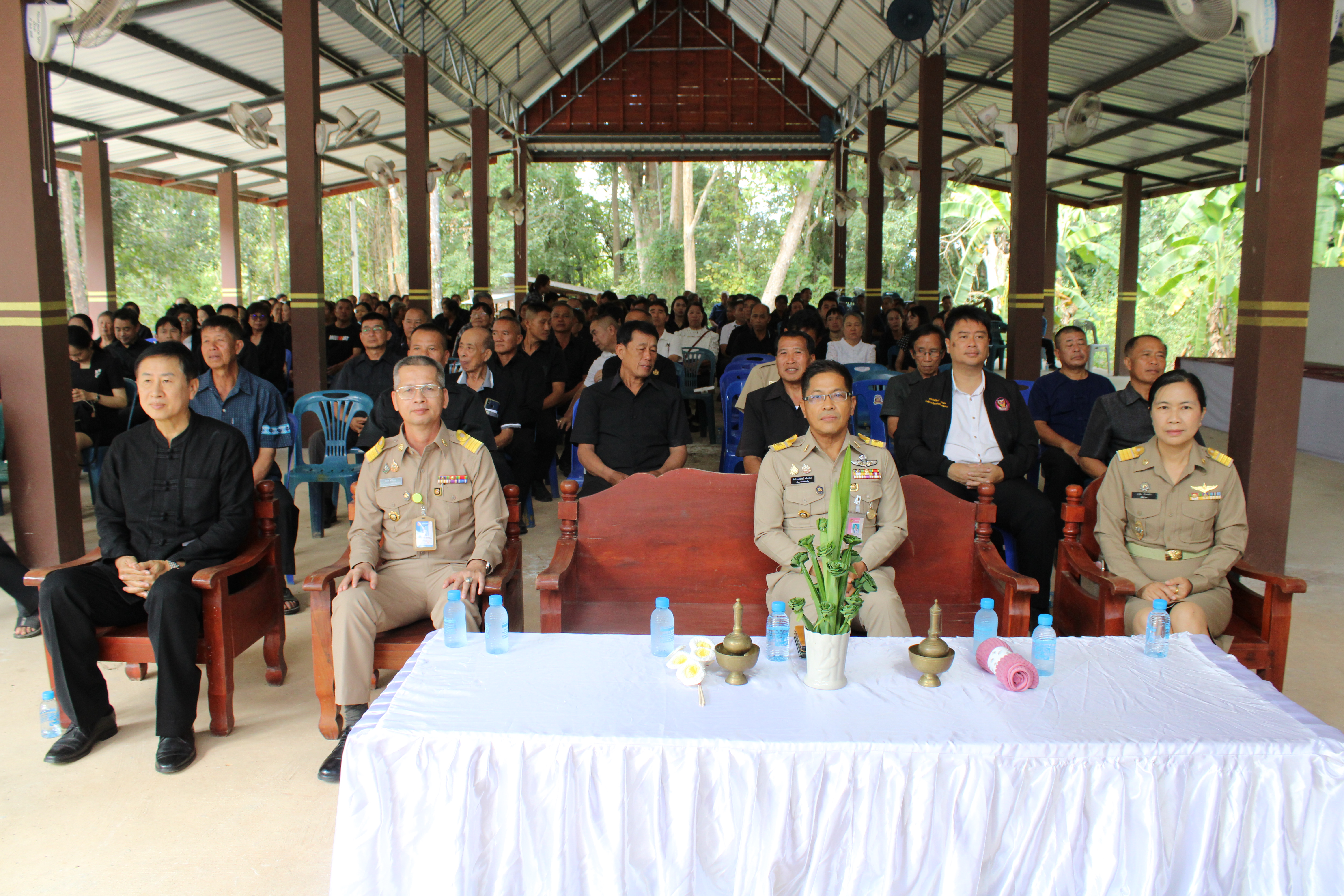 (#) สร้างสรรค์ชุมชน คนพช.น่าน(#) พช.น่าน ร่วมพิธีฌาปนกิจศพบิดาของเจ้าหน้าที่พัฒนาชุมชน