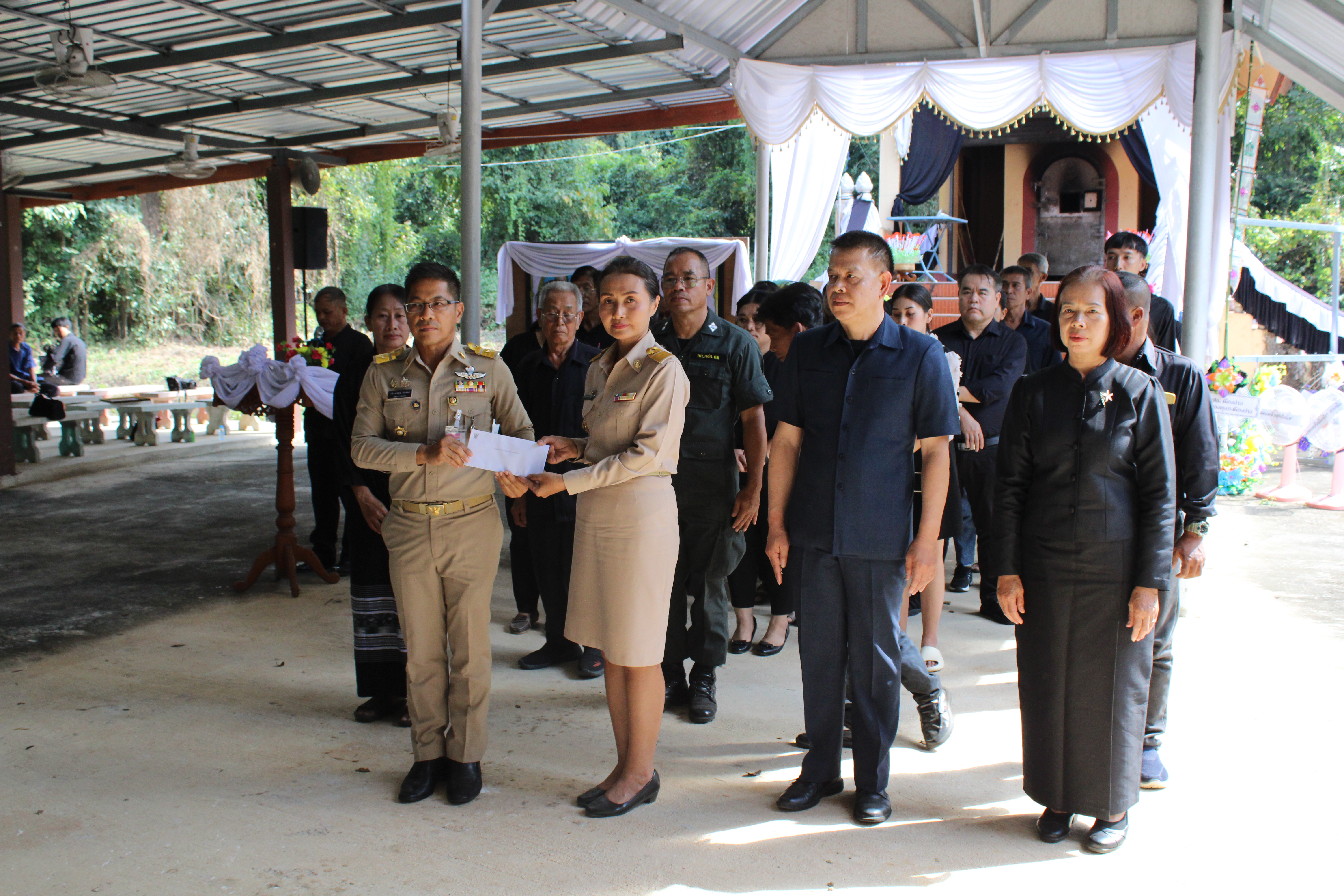 (#) สร้างสรรค์ชุมชน คนพช.น่าน(#) พช.น่าน ร่วมพิธีฌาปนกิจศพบิดาของเจ้าหน้าที่พัฒนาชุมชน