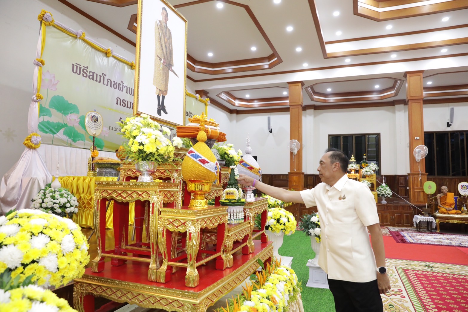 (#)สร้างสรรค์ชุมชน คนพช.น่าน(#) พช.น่าน ร่วมพิธีสมโภชผ้าพระกฐินพระราชทาน โดยกรมการพัฒนาชุมชน ณ วัดศรีสุทธาวาส พระอารามหลวง อ.เมือง จ.เลย