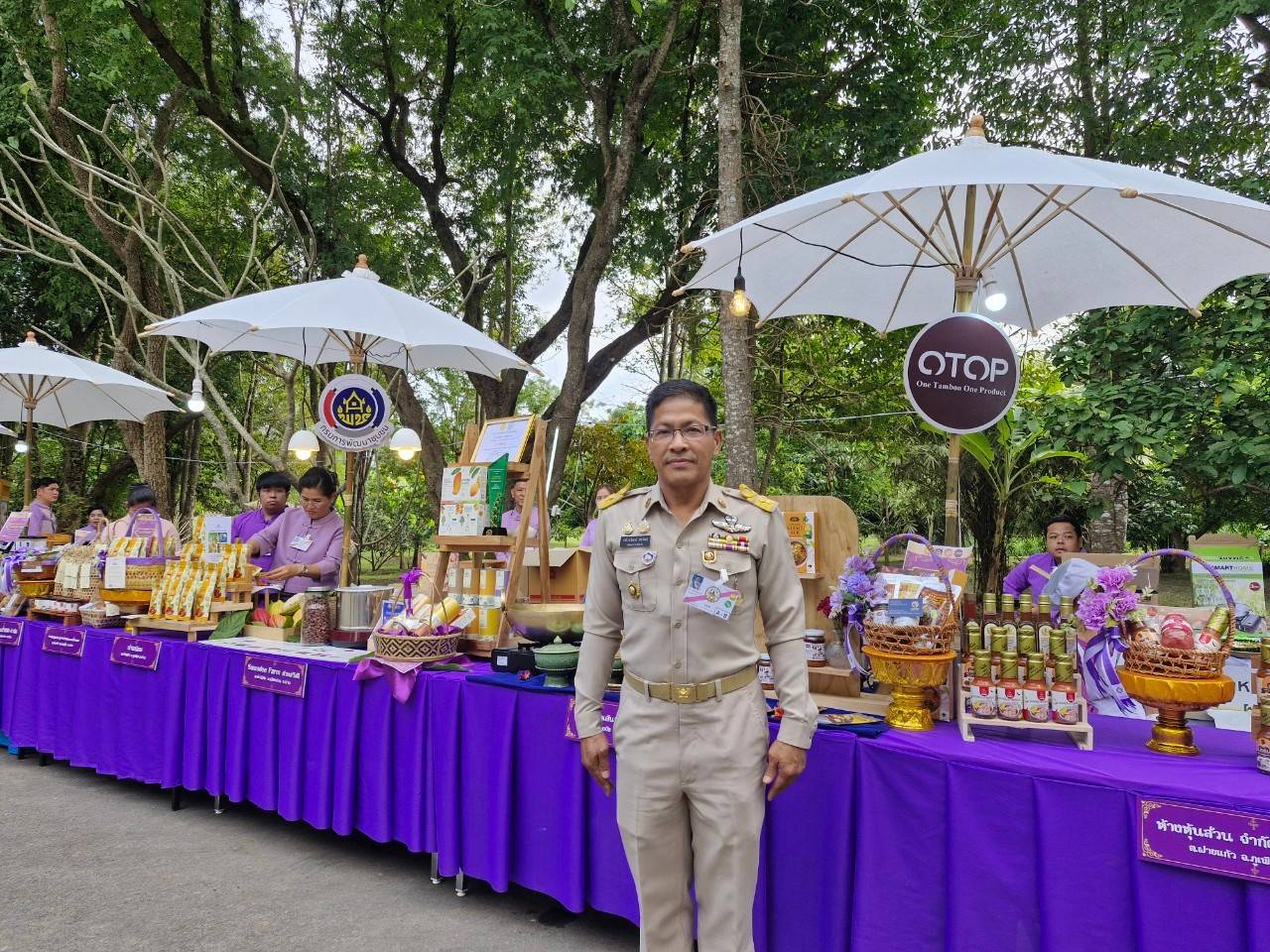 #น่านไม่เนิบ #NAN3FAST พช.น่าน นำผู้ผลิตผู้ประกอบการ OTOP จัดแสดงและจำหน่ายพร้อมสาธิตภายในพระตำหนักธงน้อย