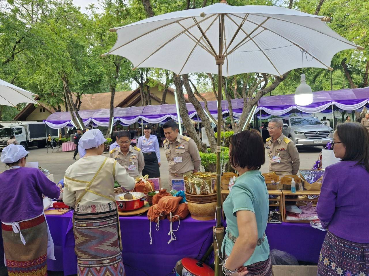 #น่านไม่เนิบ #NAN3FAST พช.น่าน นำผู้ผลิตผู้ประกอบการ OTOP จัดแสดงและจำหน่ายพร้อมสาธิตภายในพระตำหนักธงน้อย