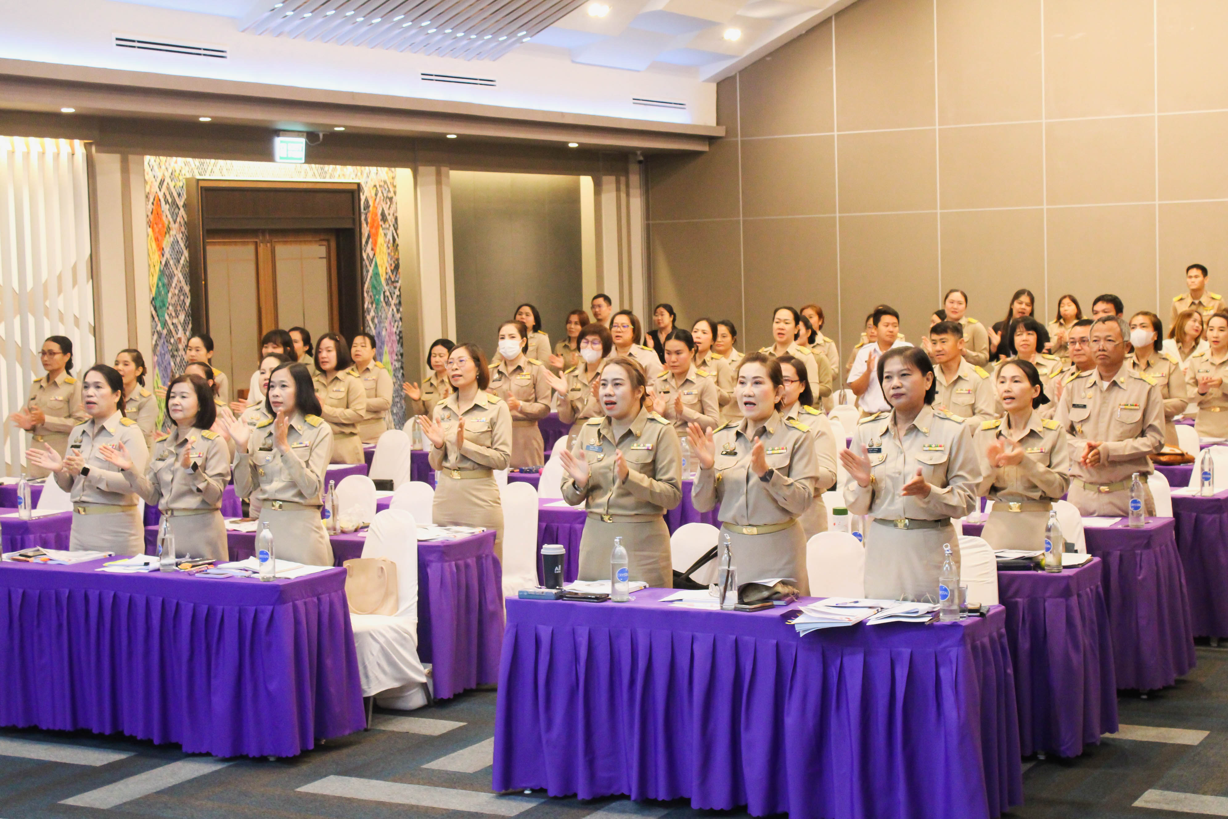 (#)สร้างสรรค์ชุมชน คนพช.น่าน (#) ประชุมชี้แจงแนวทางการขับเคลื่อนการดำเนินกิจกรรมตามแผนการปฏิบัติงานและแผนการใช้จ่ายงบประมาณ ประจำปีงบประมาณ 2568