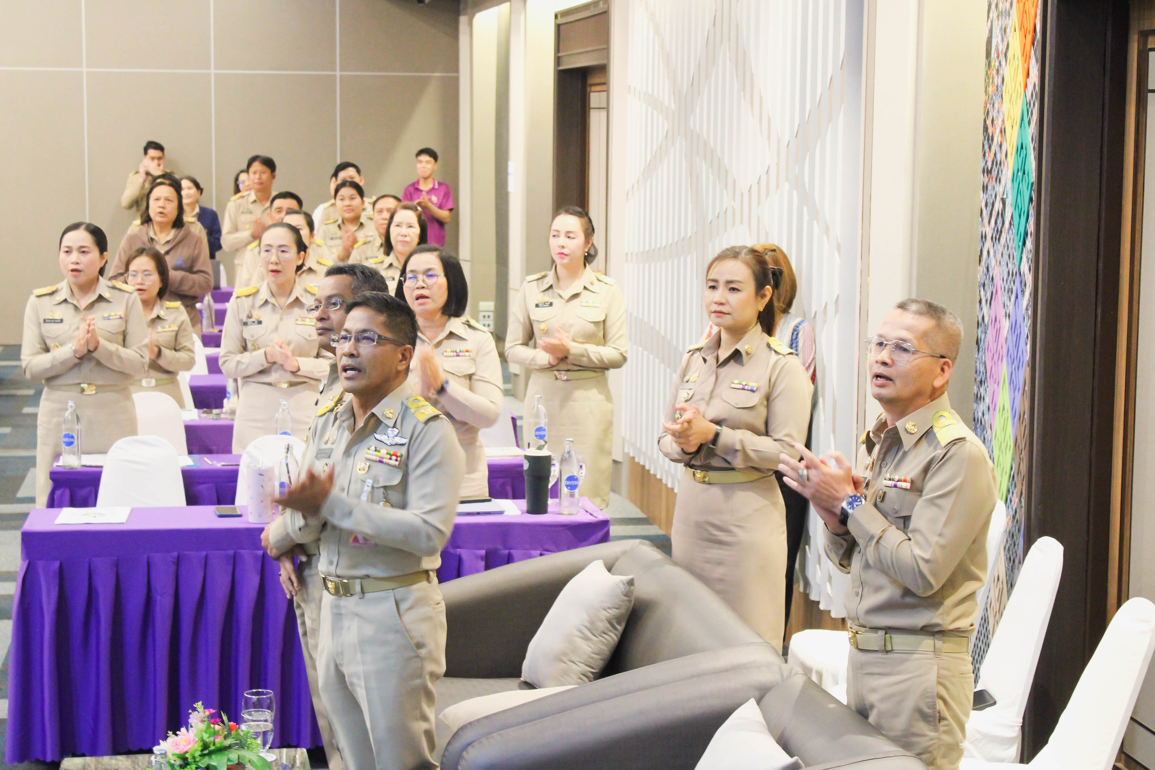 (#)สร้างสรรค์ชุมชน คนพช.น่าน (#) ประชุมชี้แจงแนวทางการขับเคลื่อนการดำเนินกิจกรรมตามแผนการปฏิบัติงานและแผนการใช้จ่ายงบประมาณ ประจำปีงบประมาณ 2568