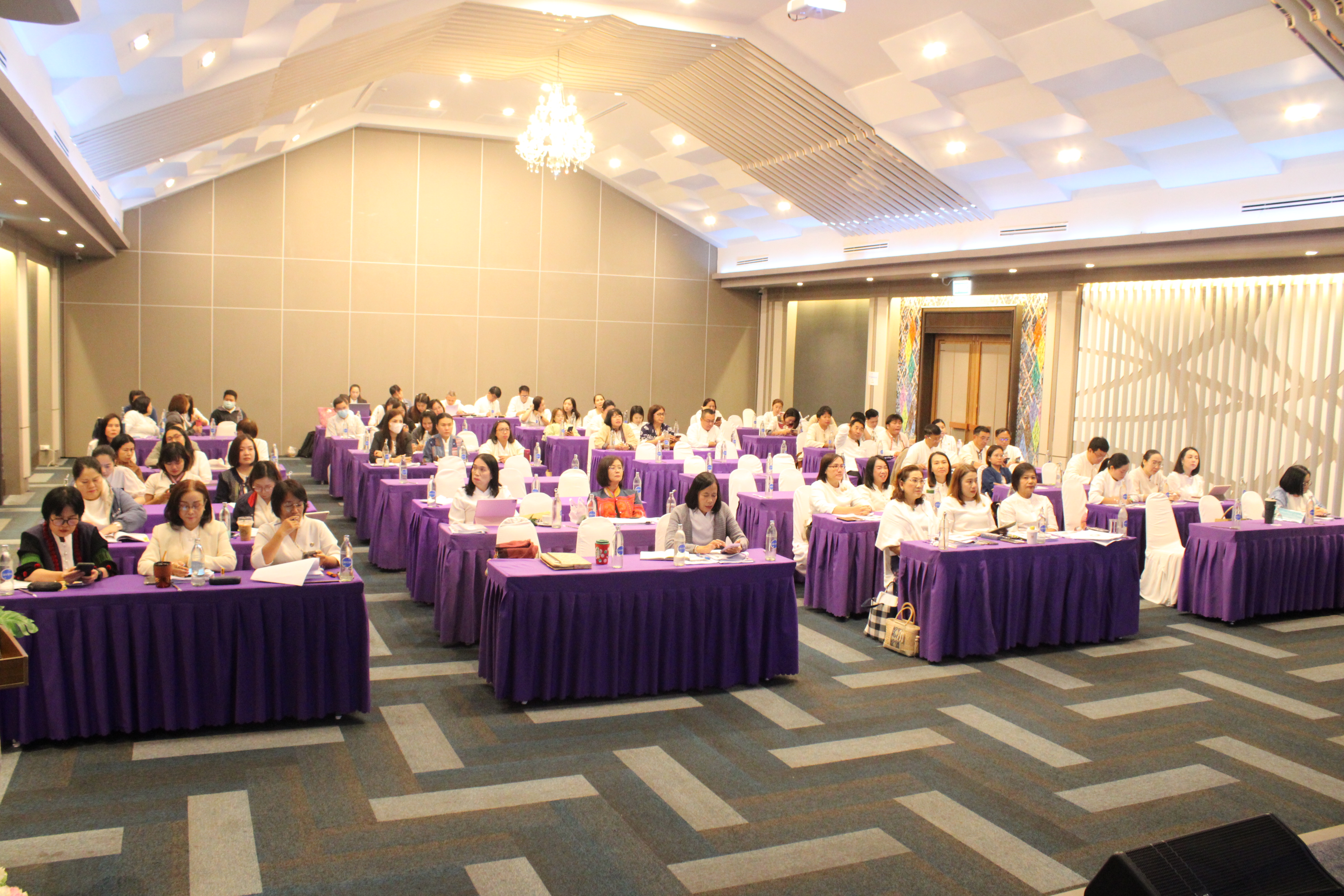 (#)สร้างสรรค์ชุมชน คนพช.น่าน (#) ประชุมชี้แจงแนวทางการขับเคลื่อนการดำเนินกิจกรรมตามแผนการปฏิบัติงานและแผนการใช้จ่ายงบประมาณ ประจำปีงบประมาณ 2568 (วันที่ 2)