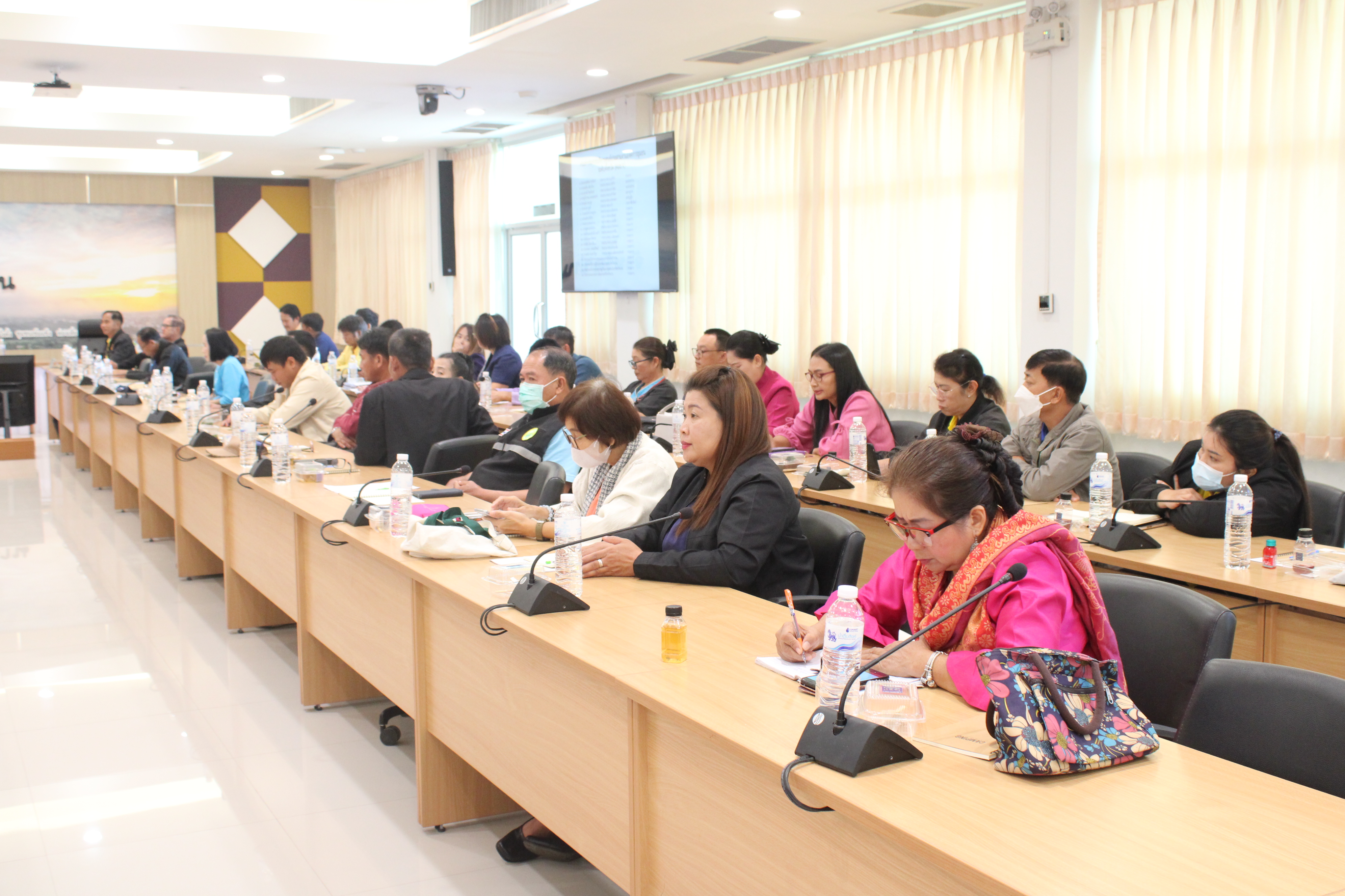 #น่านไม่เนิบ #NAN3FAST พช.น่าน โครงการประชุมเชิงปฏิบัติการเสริมสร้างทักษะคณะกรรมการบริหารศูนย์ประสานงานองค์การชุมชนระดับอำเภอ (ศอช.อ.)