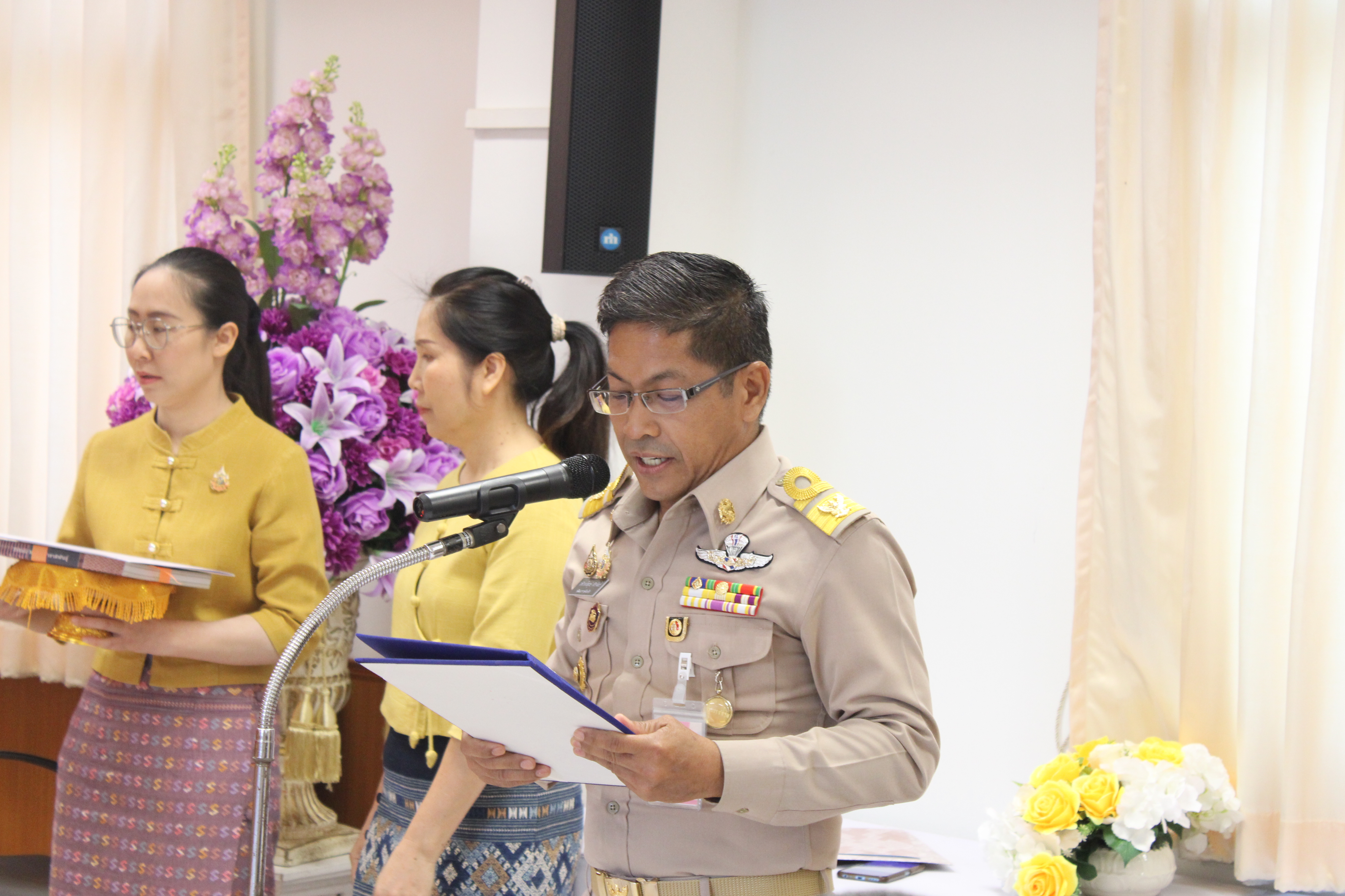 #น่านไม่เนิบ #NAN3FAST “ผู้ว่าฯ น่าน มอบใบประกาศเกียรติคุณผู้ผ่านเข้ารอบประกวดผ้าลายพระราชทาน พร้อมเร่งขับเคลื่อนภารกิจสำคัญของจังหวัด”